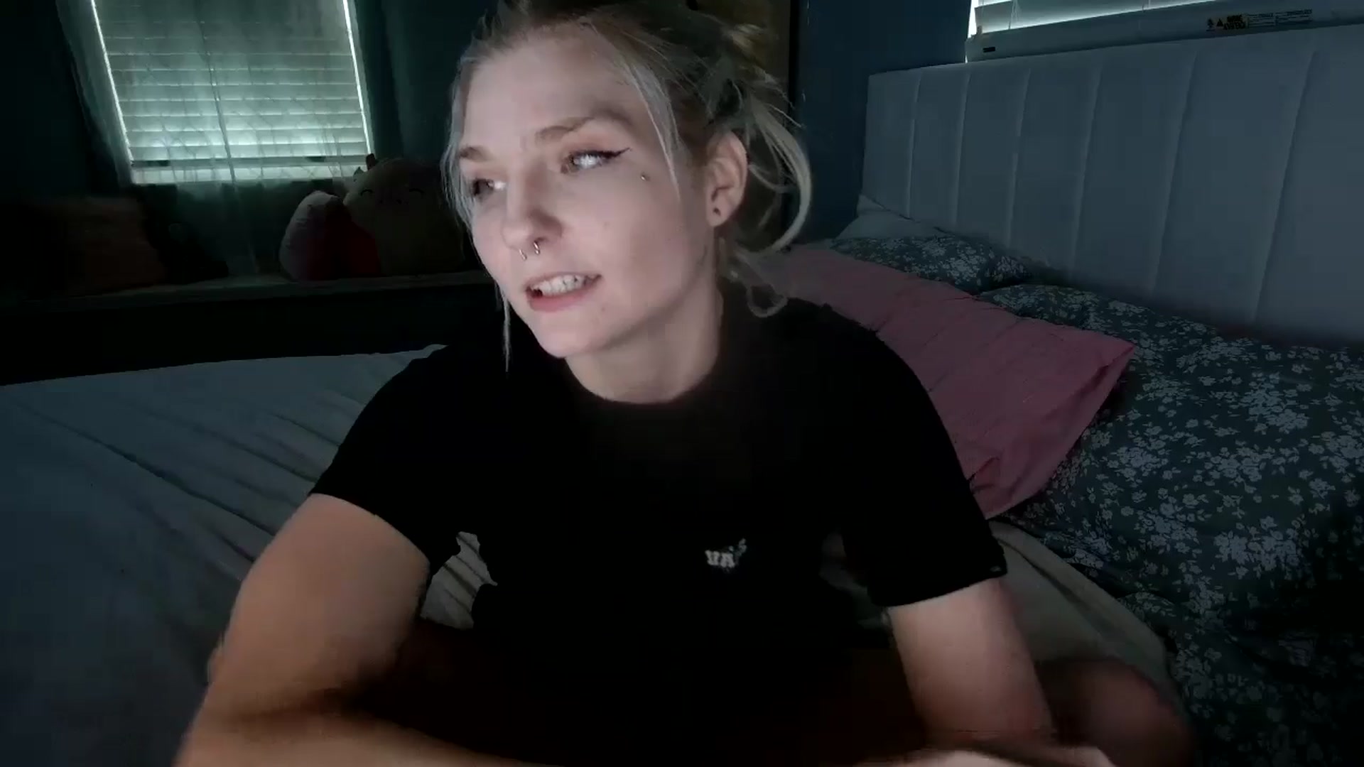 Gallery image thumbnail from DuckChan0's myfreecams stream on, 07/23/2024, 22:53 image 19 of 20