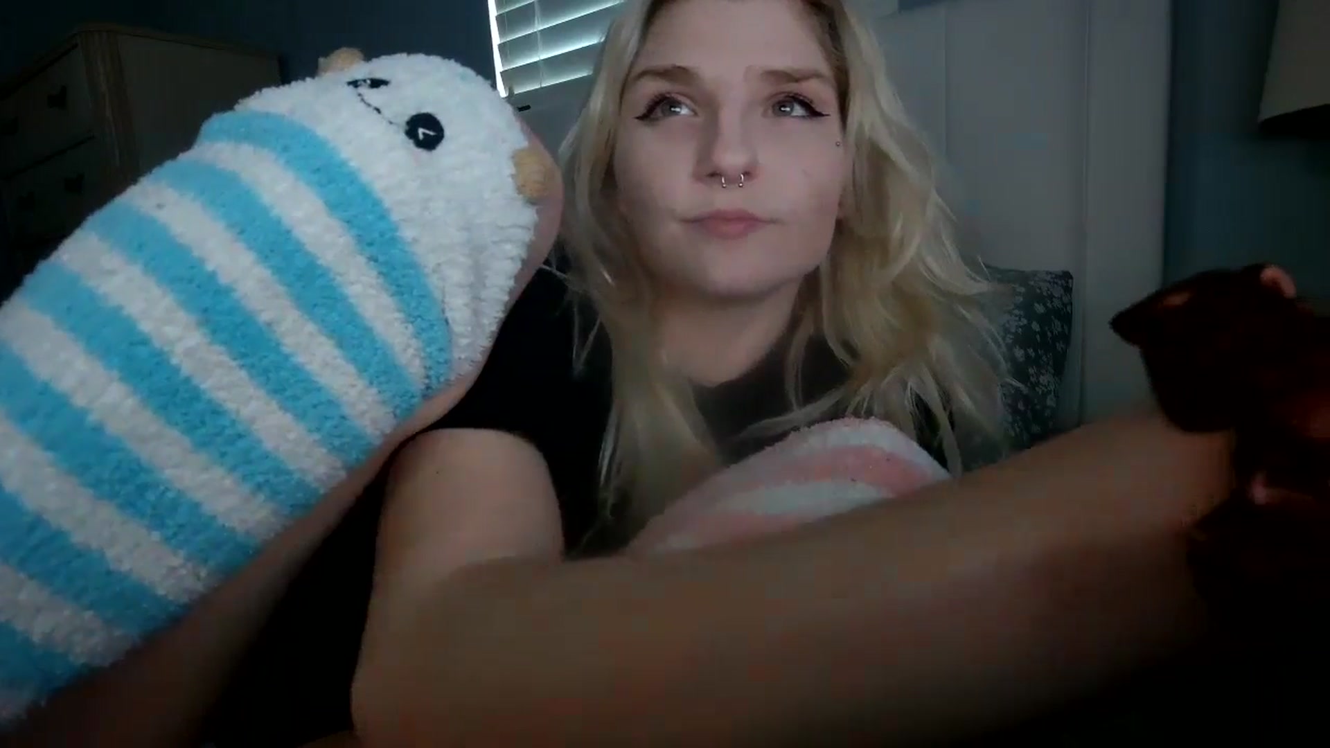 Gallery image thumbnail from DuckChan0's myfreecams stream on, 07/23/2024, 22:53 image 3 of 20