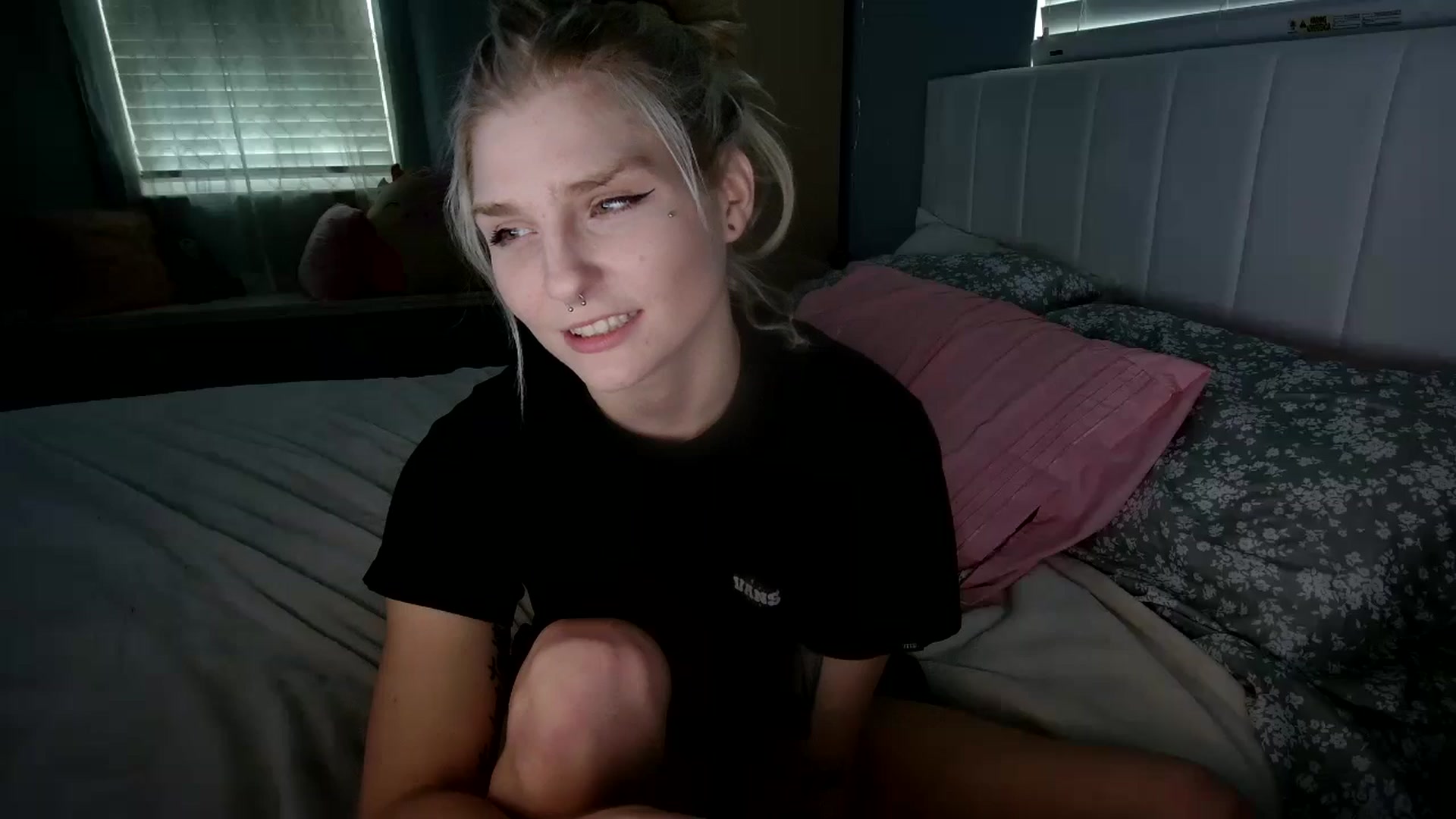 Gallery image thumbnail from DuckChan0's myfreecams stream on, 07/23/2024, 22:53 image 20 of 20