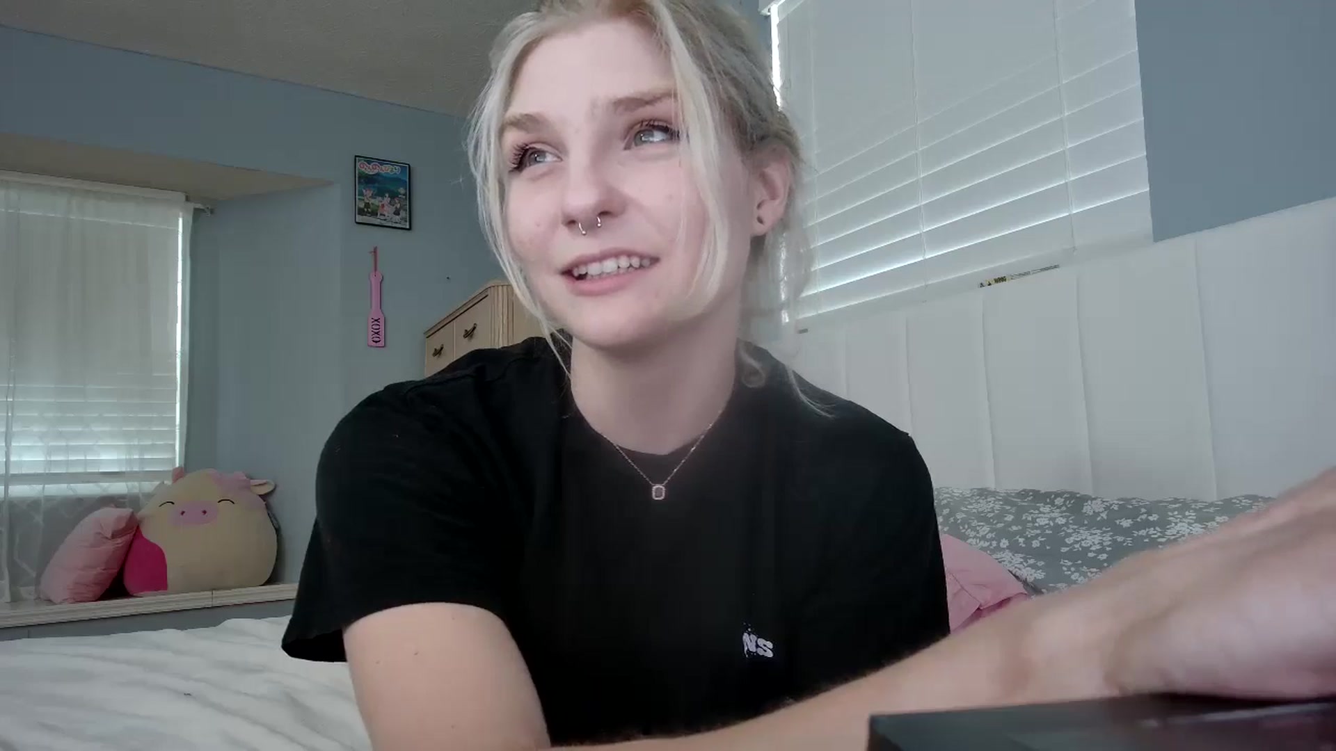 Gallery image thumbnail from DuckChan0's myfreecams stream on, 07/23/2024, 23:17 image 14 of 20