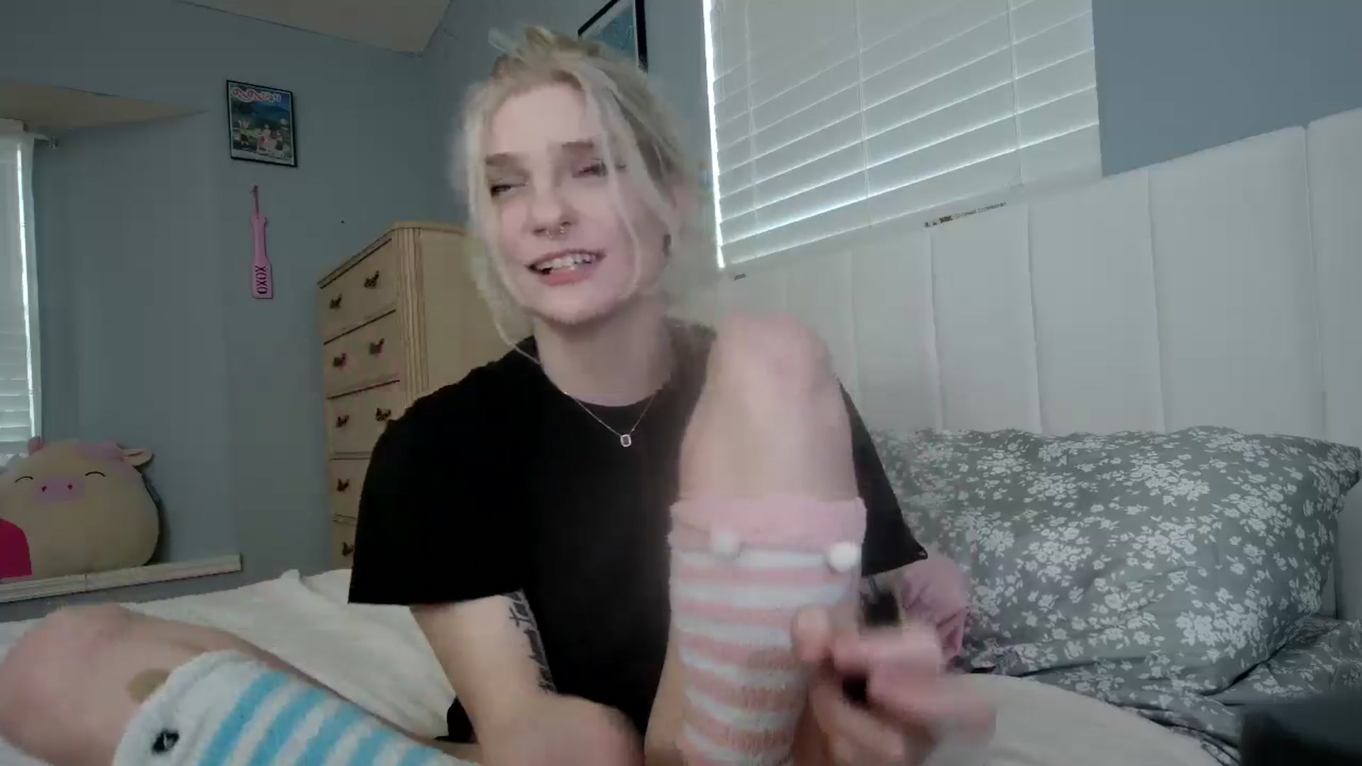 Gallery image thumbnail from DuckChan0's myfreecams stream on, 07/23/2024, 23:17 image 18 of 20