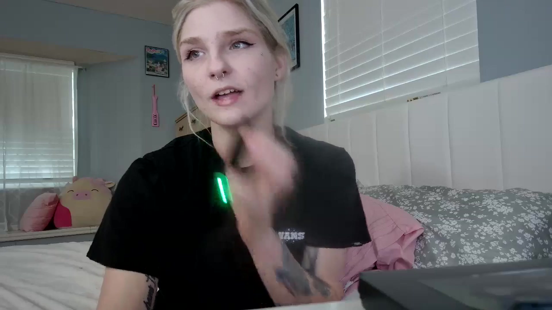Gallery image thumbnail from DuckChan0's myfreecams stream on, 07/23/2024, 23:17 image 17 of 20