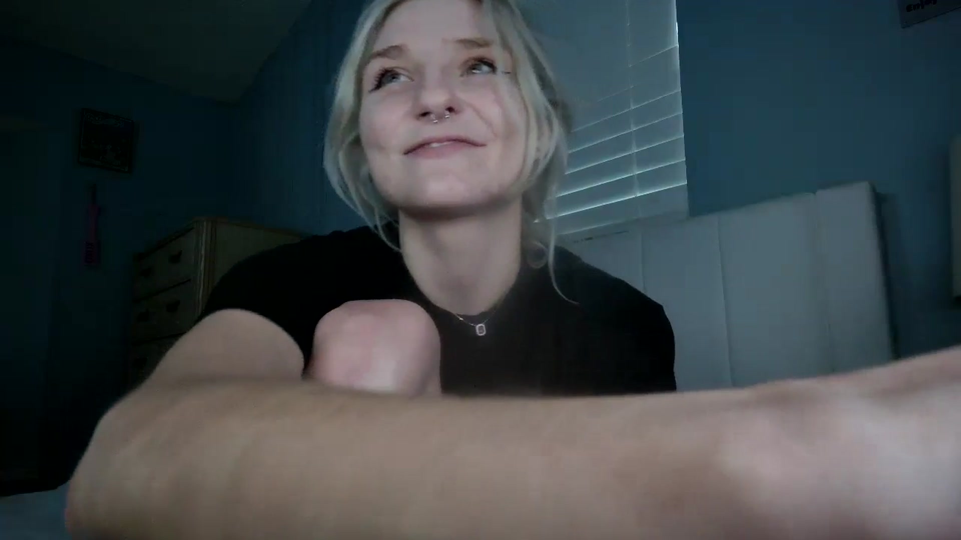 Gallery image thumbnail from DuckChan0's myfreecams stream on, 07/23/2024, 23:32 image 14 of 20