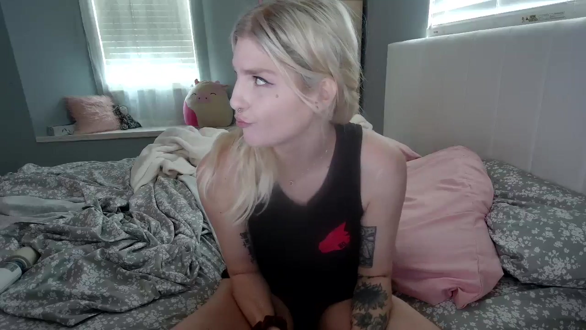Gallery image thumbnail from DuckChan0's myfreecams stream on, 07/24/2024, 15:08 image 13 of 20