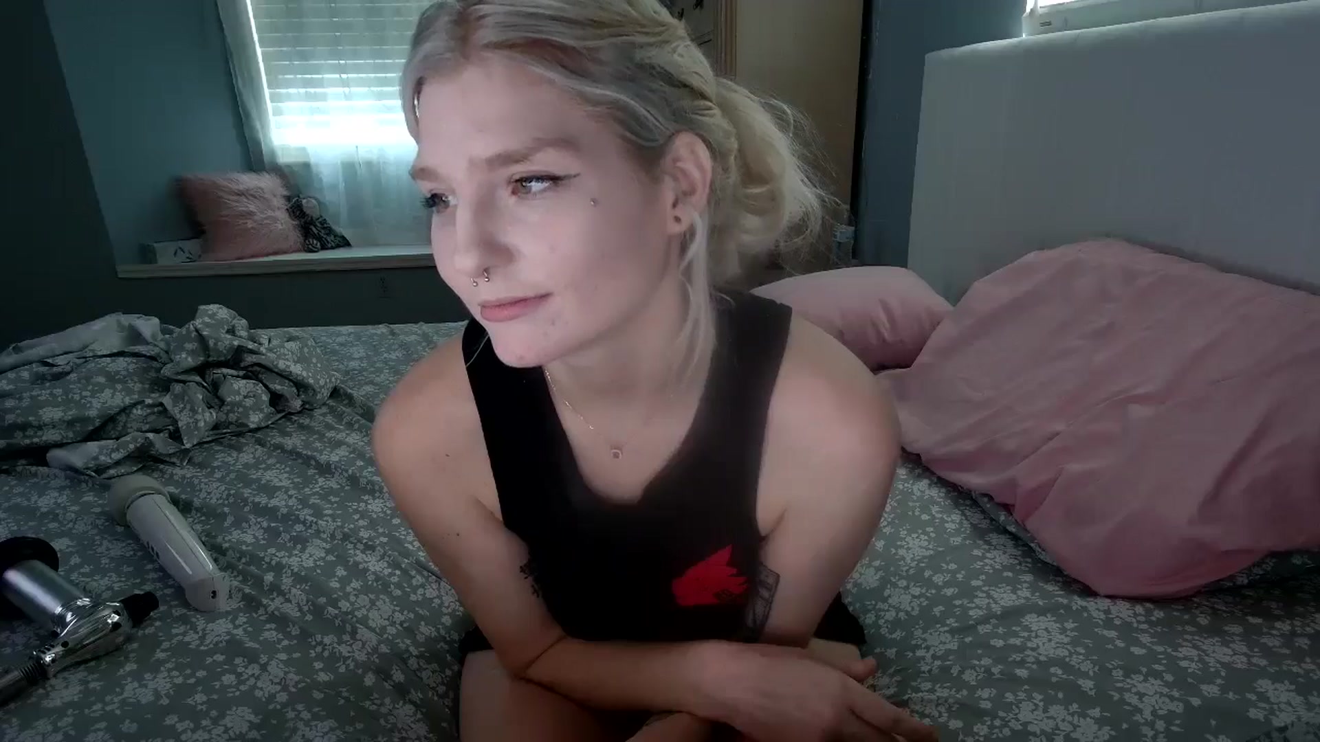Gallery image thumbnail from DuckChan0's myfreecams stream on, 07/24/2024, 17:00 image 4 of 20