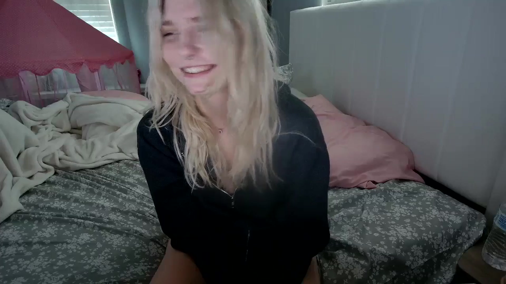 Gallery image thumbnail from DuckChan0's myfreecams stream on, 07/25/2024, 15:53 image 13 of 20