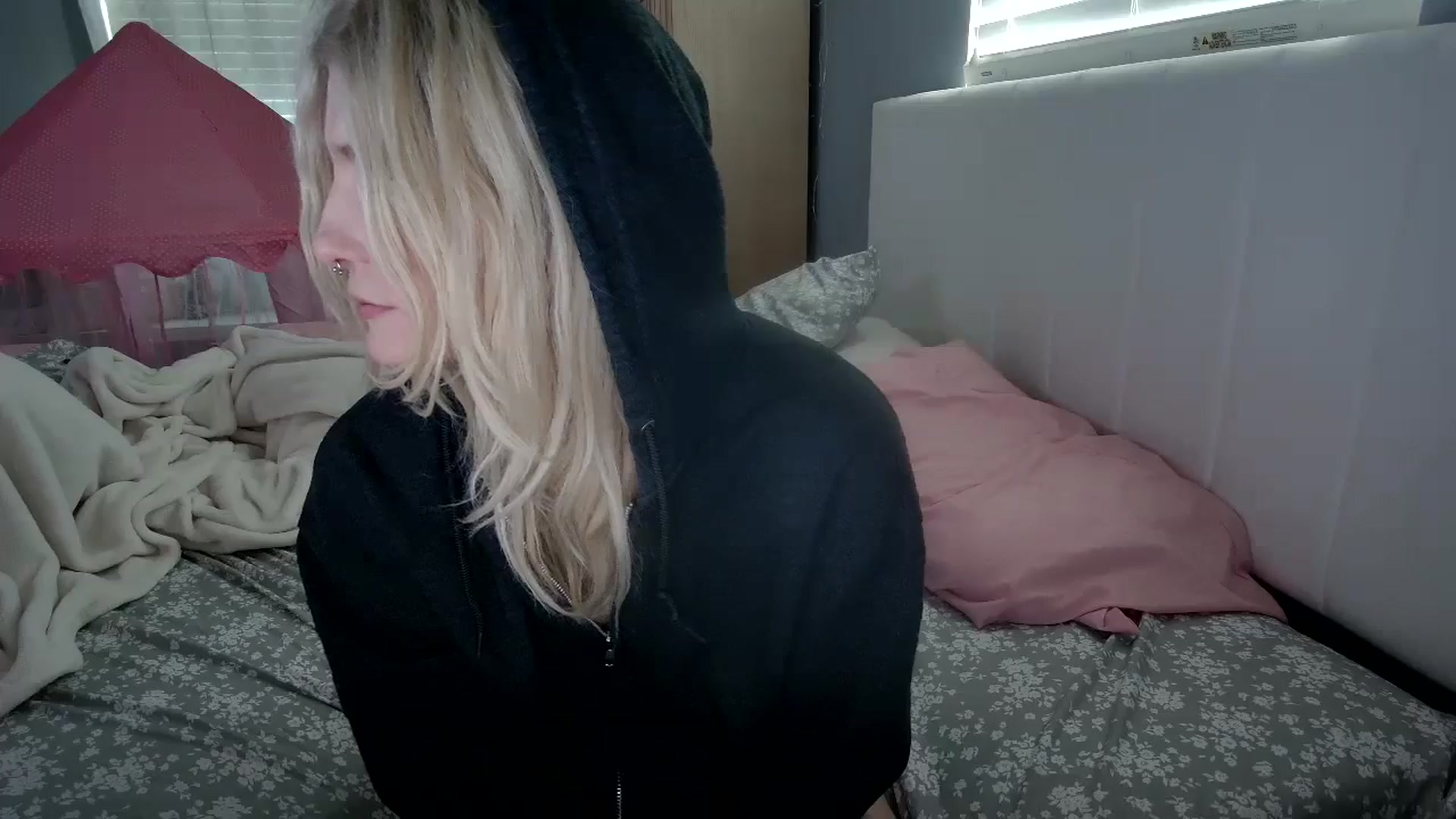Gallery image thumbnail from DuckChan0's myfreecams stream on, 07/25/2024, 15:53 image 16 of 20