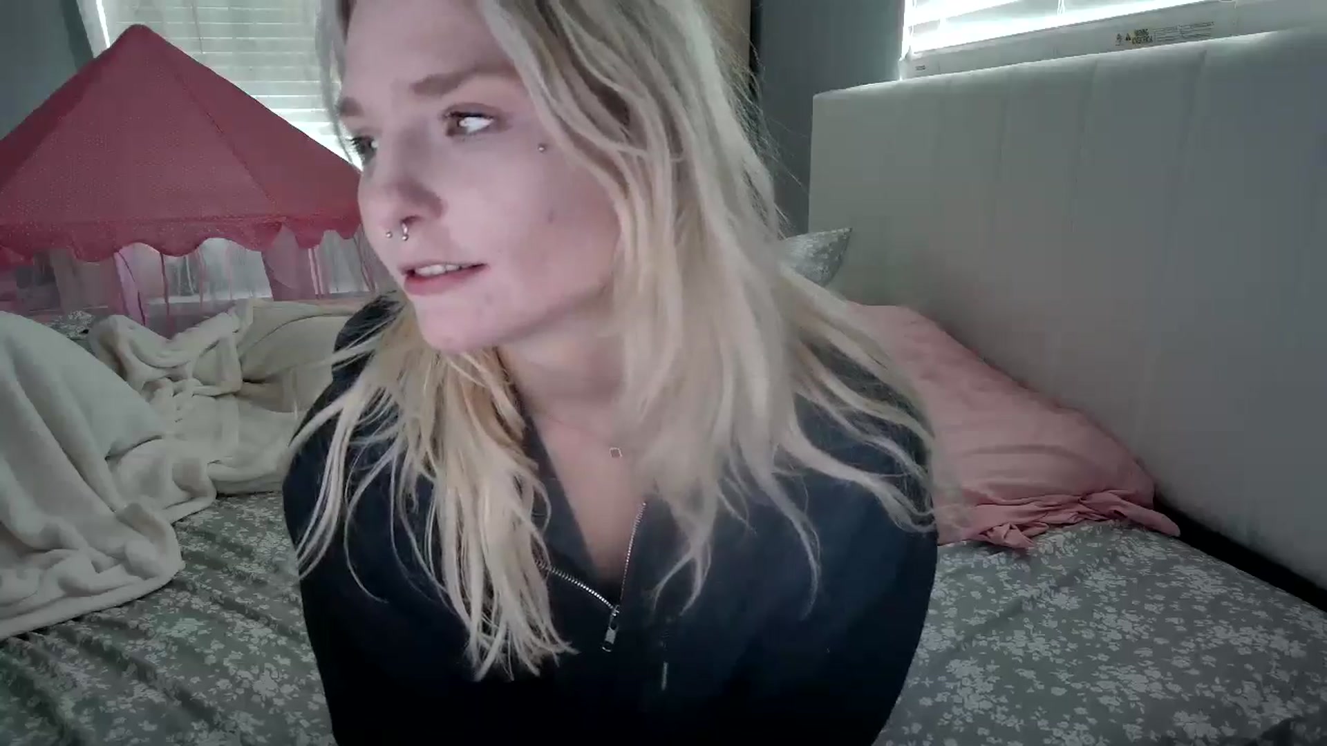 Gallery image thumbnail from DuckChan0's myfreecams stream on, 07/25/2024, 15:53 image 5 of 20