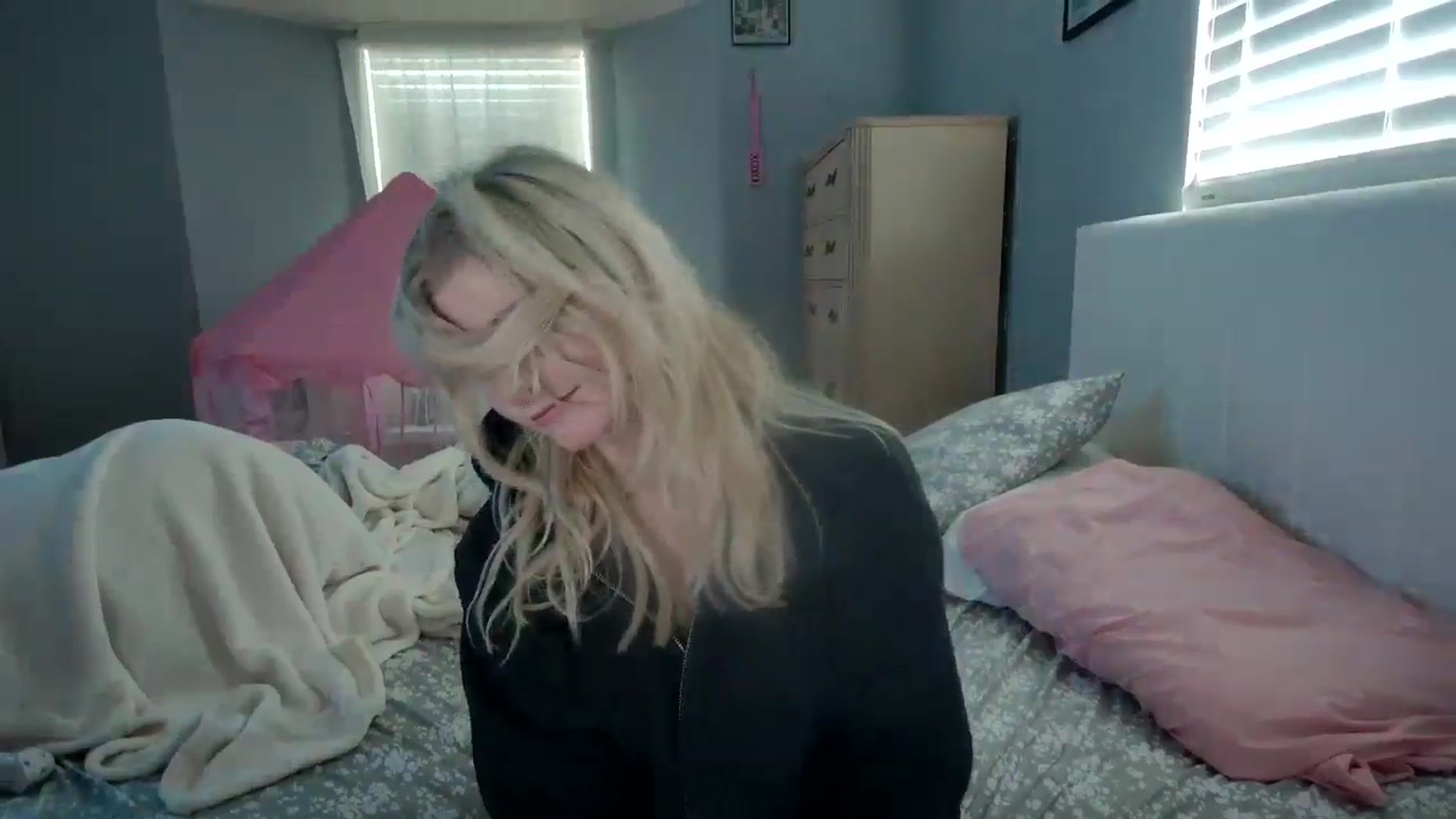 Gallery image thumbnail from DuckChan0's myfreecams stream on, 07/25/2024, 15:53 image 8 of 20