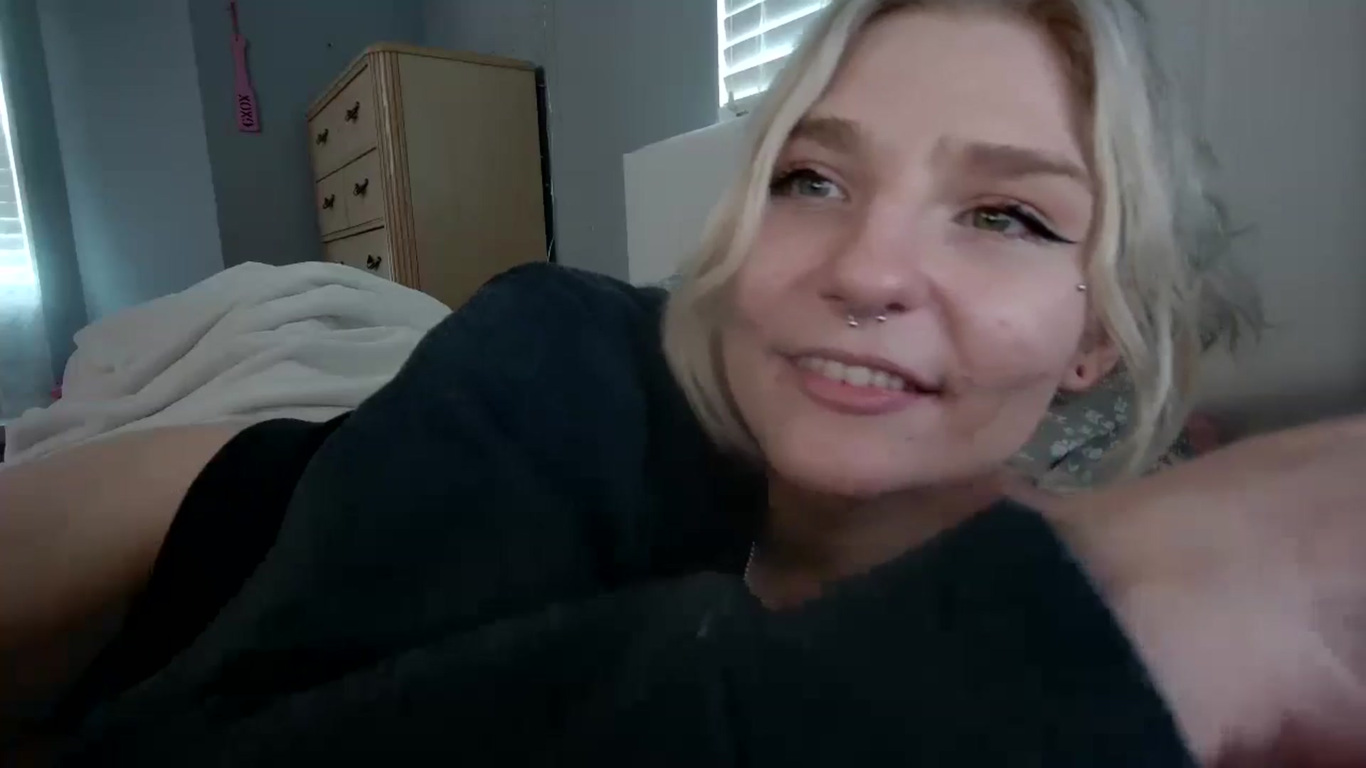 Gallery image thumbnail from DuckChan0's myfreecams stream on, 07/26/2024, 16:24 image 17 of 20