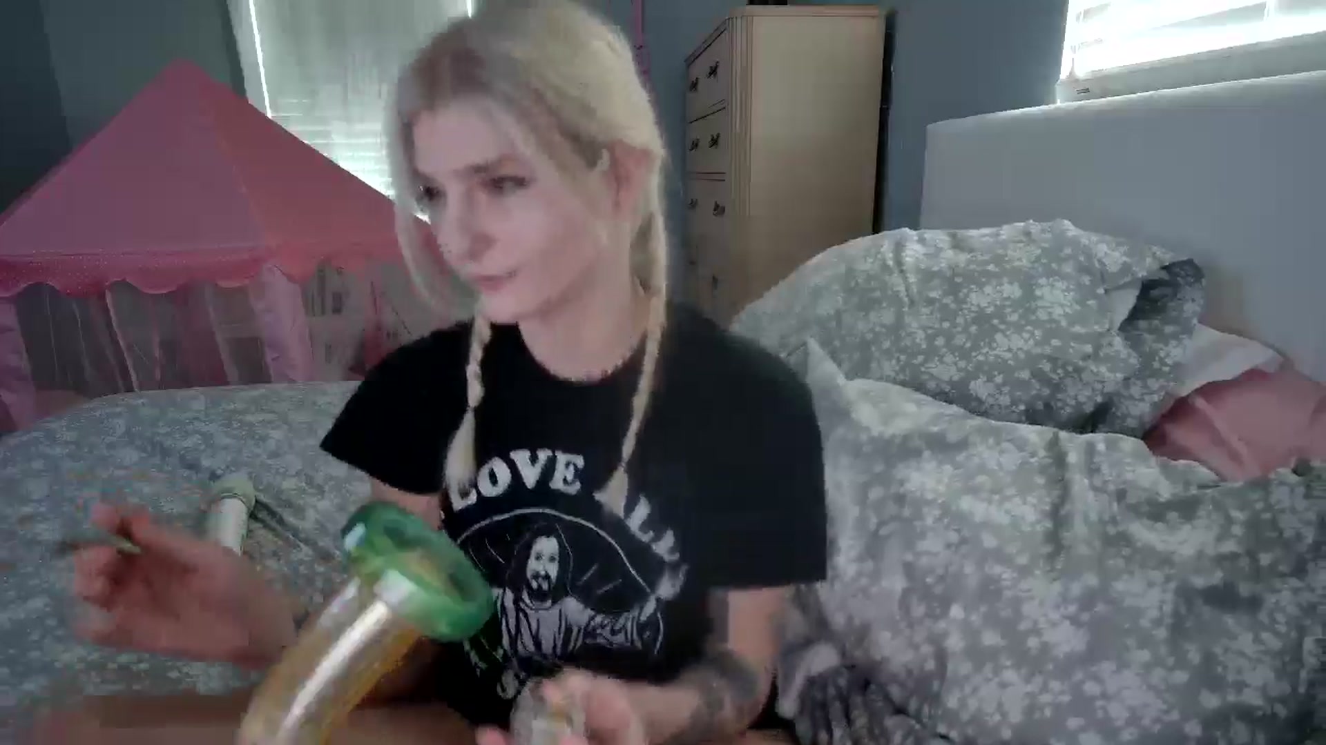 Gallery image thumbnail from DuckChan0's myfreecams stream on, 07/30/2024, 15:03 image 12 of 20