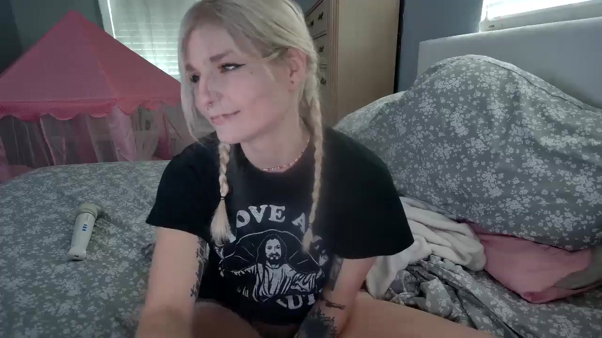 Gallery image thumbnail from DuckChan0's myfreecams stream on, 07/30/2024, 15:03 image 11 of 20