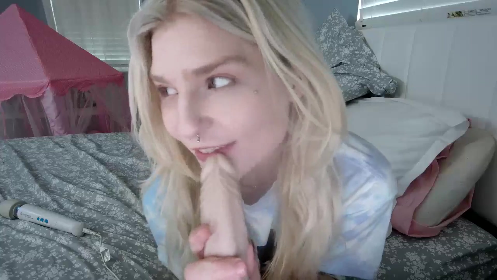 Gallery image thumbnail from DuckChan0's myfreecams stream on, 07/30/2024, 22:45 image 2 of 20