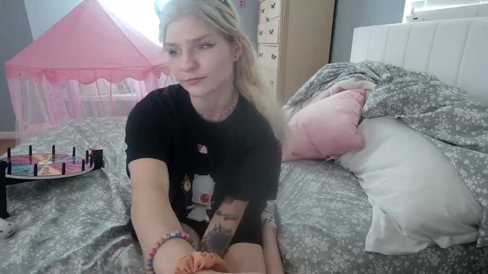 Gallery image thumbnail from DuckChan0's myfreecams stream on, 07/31/2024, 15:34 image 7 of 20