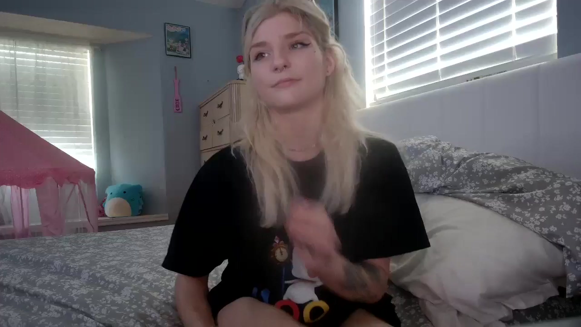 Gallery image thumbnail from DuckChan0's myfreecams stream on, 07/31/2024, 16:18 image 3 of 20