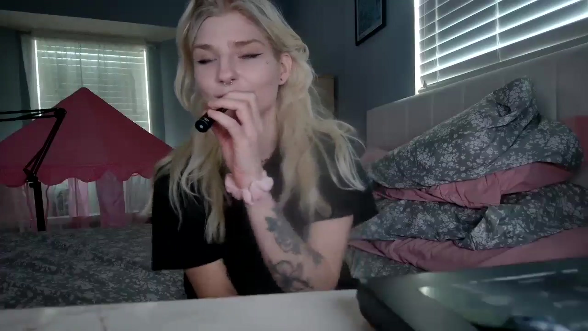 Gallery image thumbnail from DuckChan0's myfreecams stream on, 08/01/2024, 17:03 image 15 of 20