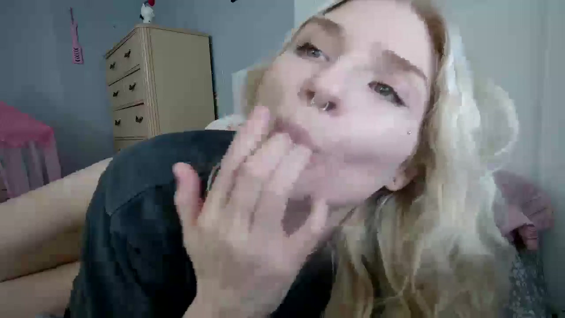 Gallery image thumbnail from DuckChan0's myfreecams stream on, 08/04/2024, 23:58 image 4 of 20