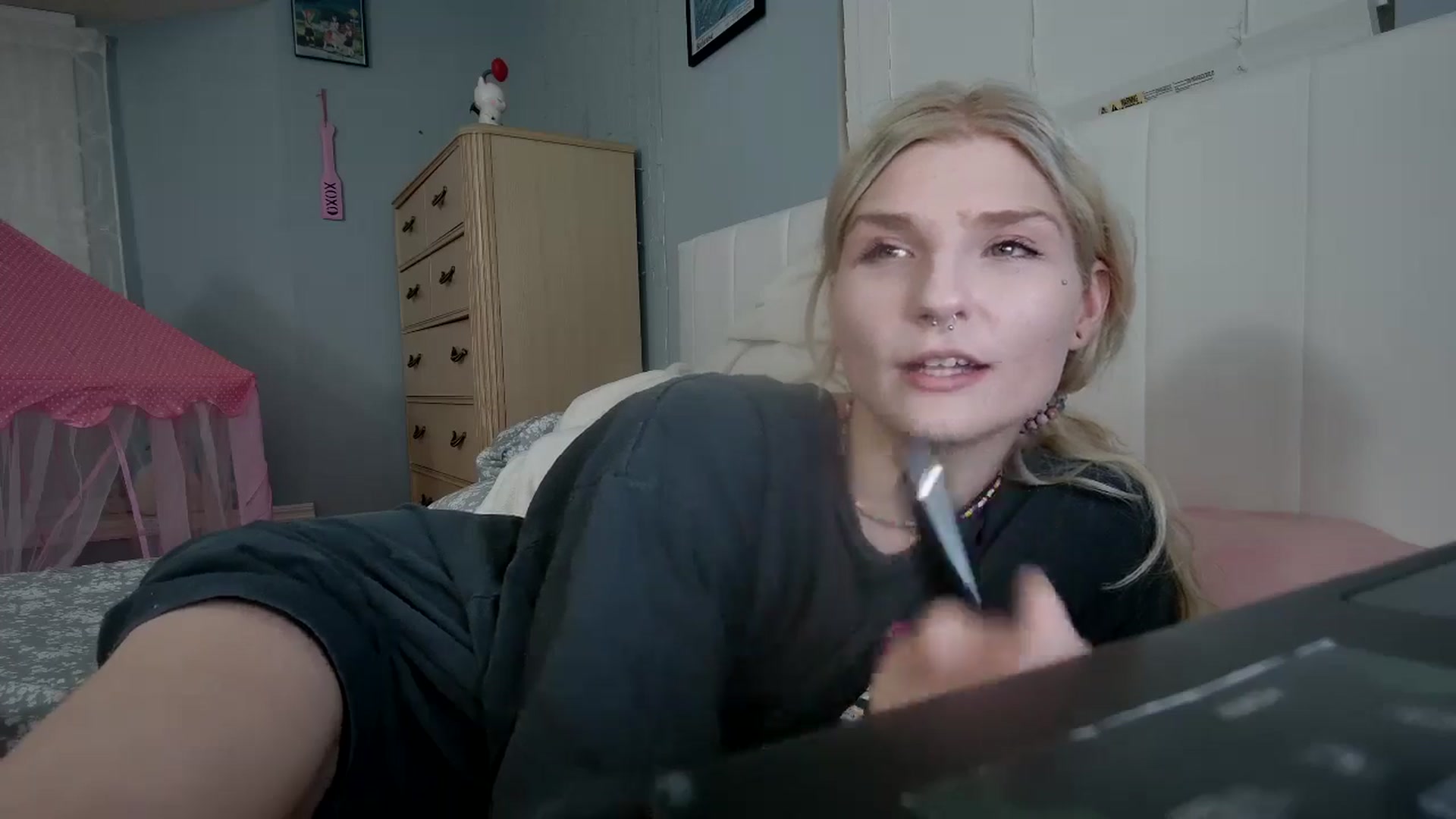 Gallery image thumbnail from DuckChan0's myfreecams stream on, 08/05/2024, 24:39 image 16 of 20
