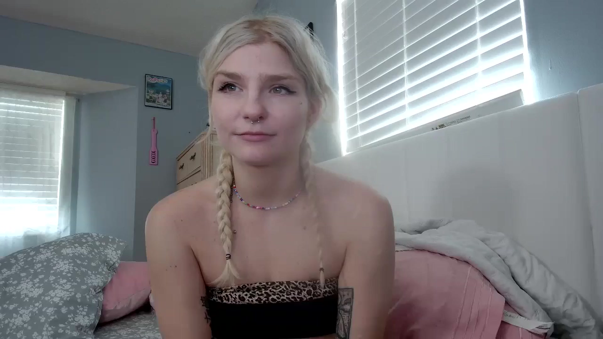 Gallery image thumbnail from DuckChan0's myfreecams stream on, 08/05/2024, 16:04 image 13 of 20