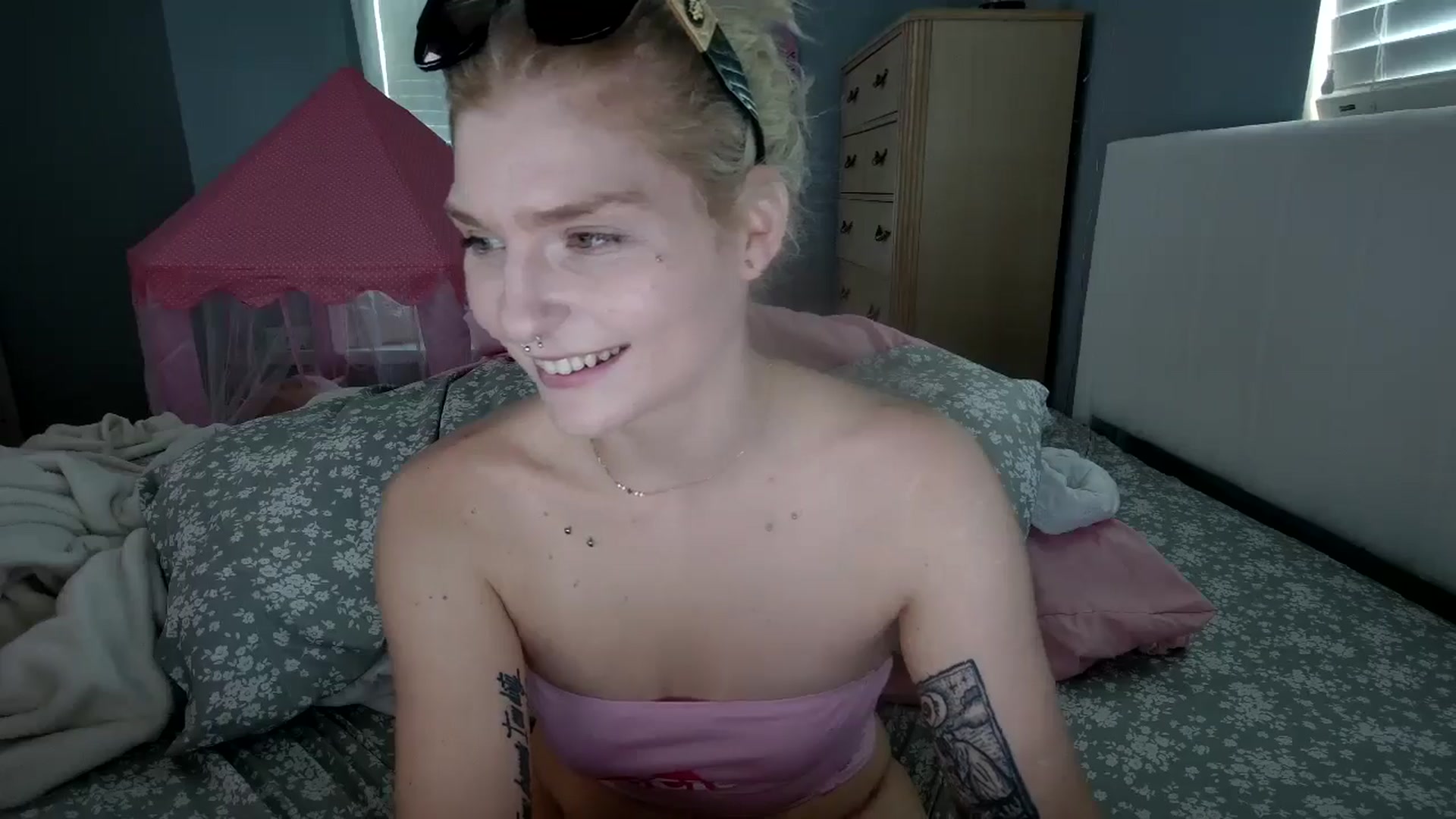 Gallery image thumbnail from DuckChan0's myfreecams stream on, 08/06/2024, 17:30 image 20 of 20