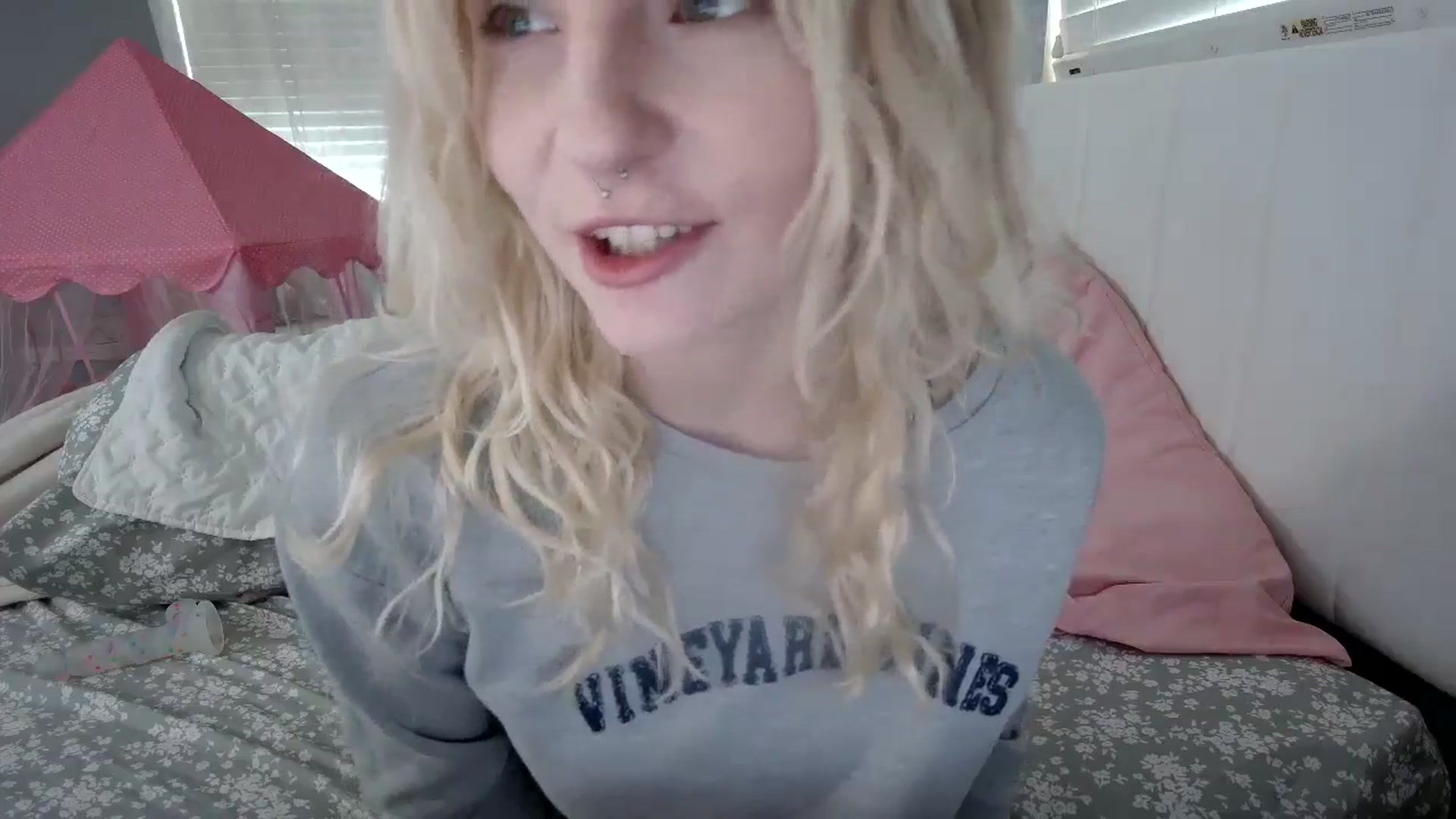 Gallery image thumbnail from DuckChan0's myfreecams stream on, 08/07/2024, 13:22 image 2 of 20