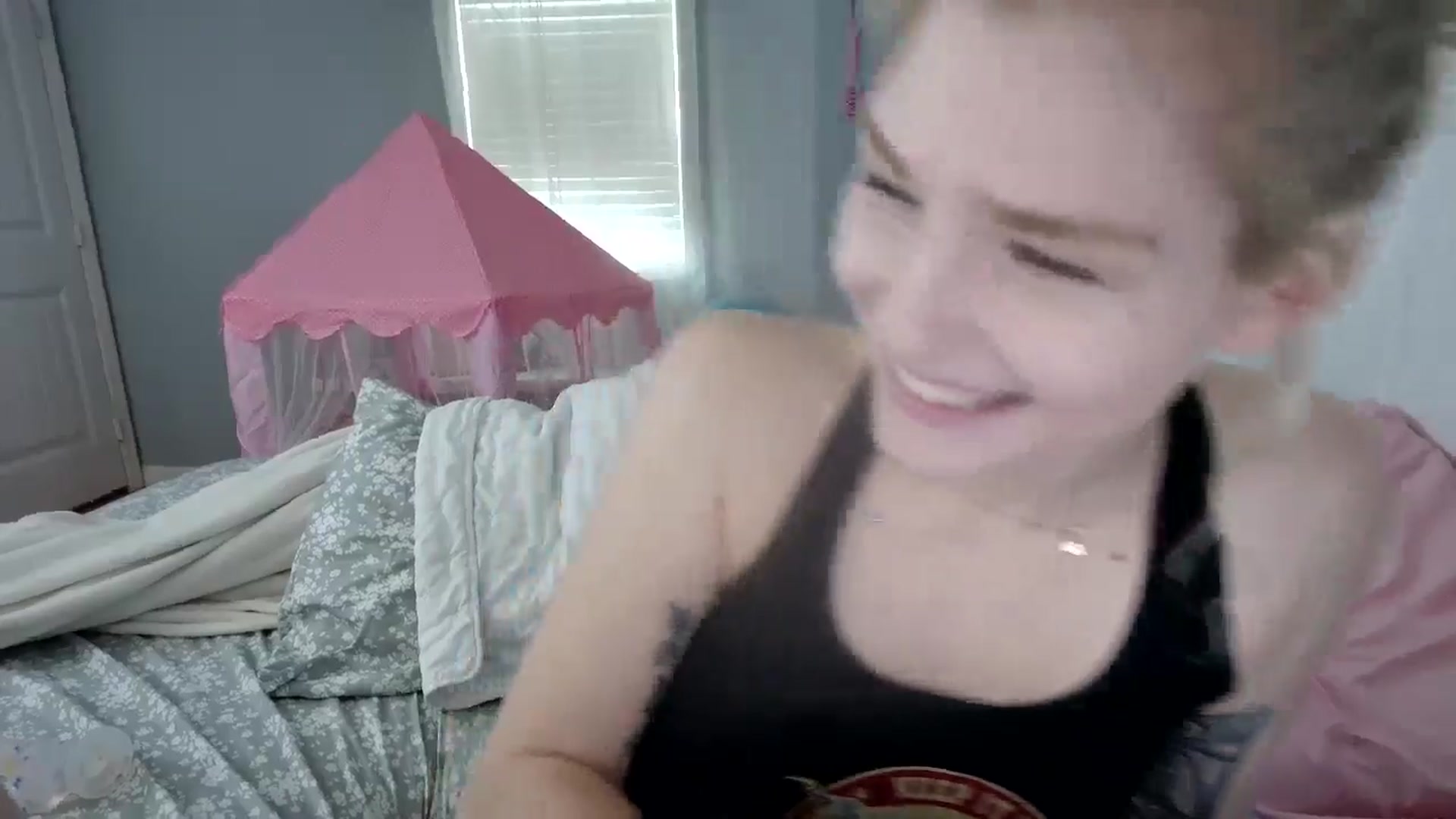 Gallery image thumbnail from DuckChan0's myfreecams stream on, 08/07/2024, 13:22 image 17 of 20