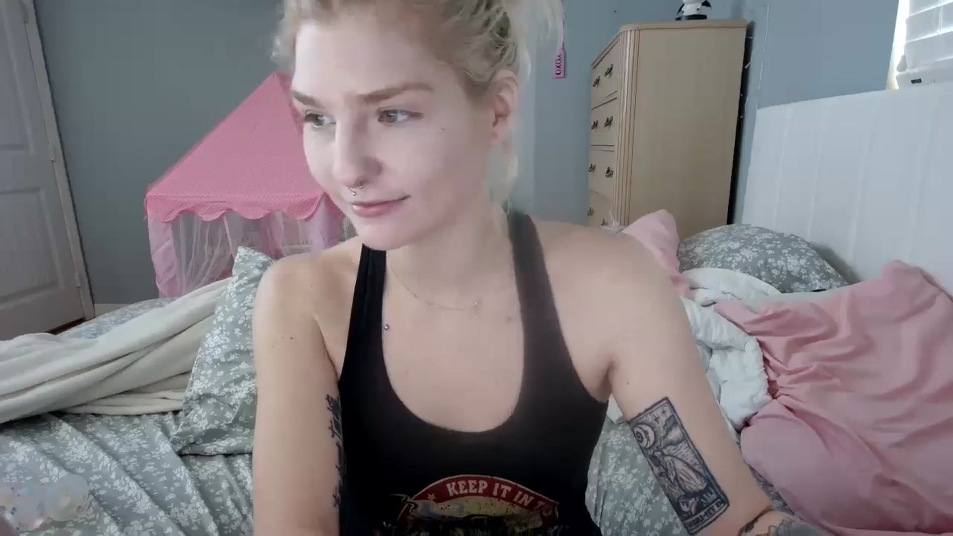 Gallery image thumbnail from DuckChan0's myfreecams stream on, 08/07/2024, 13:22 image 16 of 20