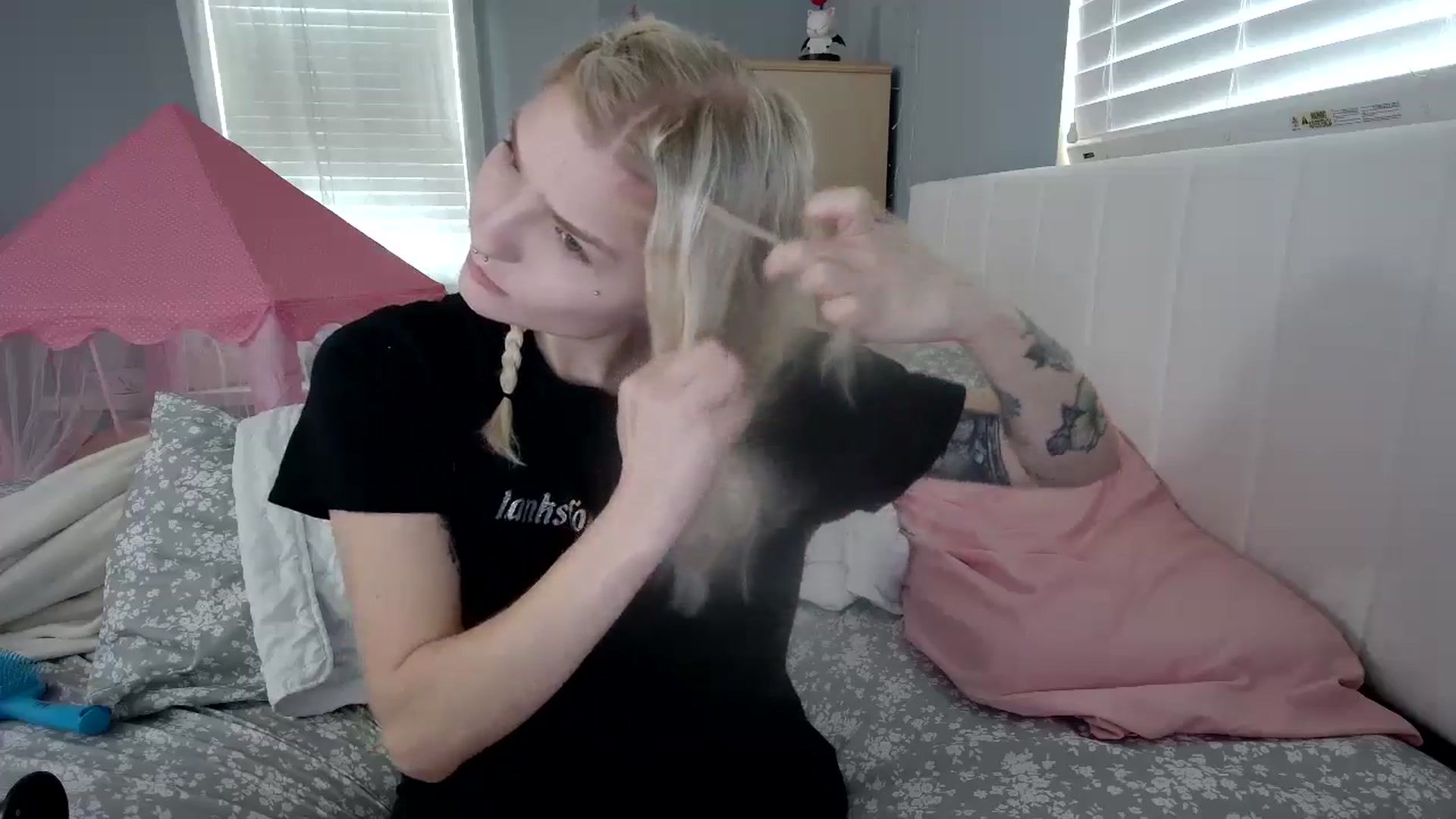 Gallery image thumbnail from DuckChan0's myfreecams stream on, 08/07/2024, 13:40 image 20 of 20