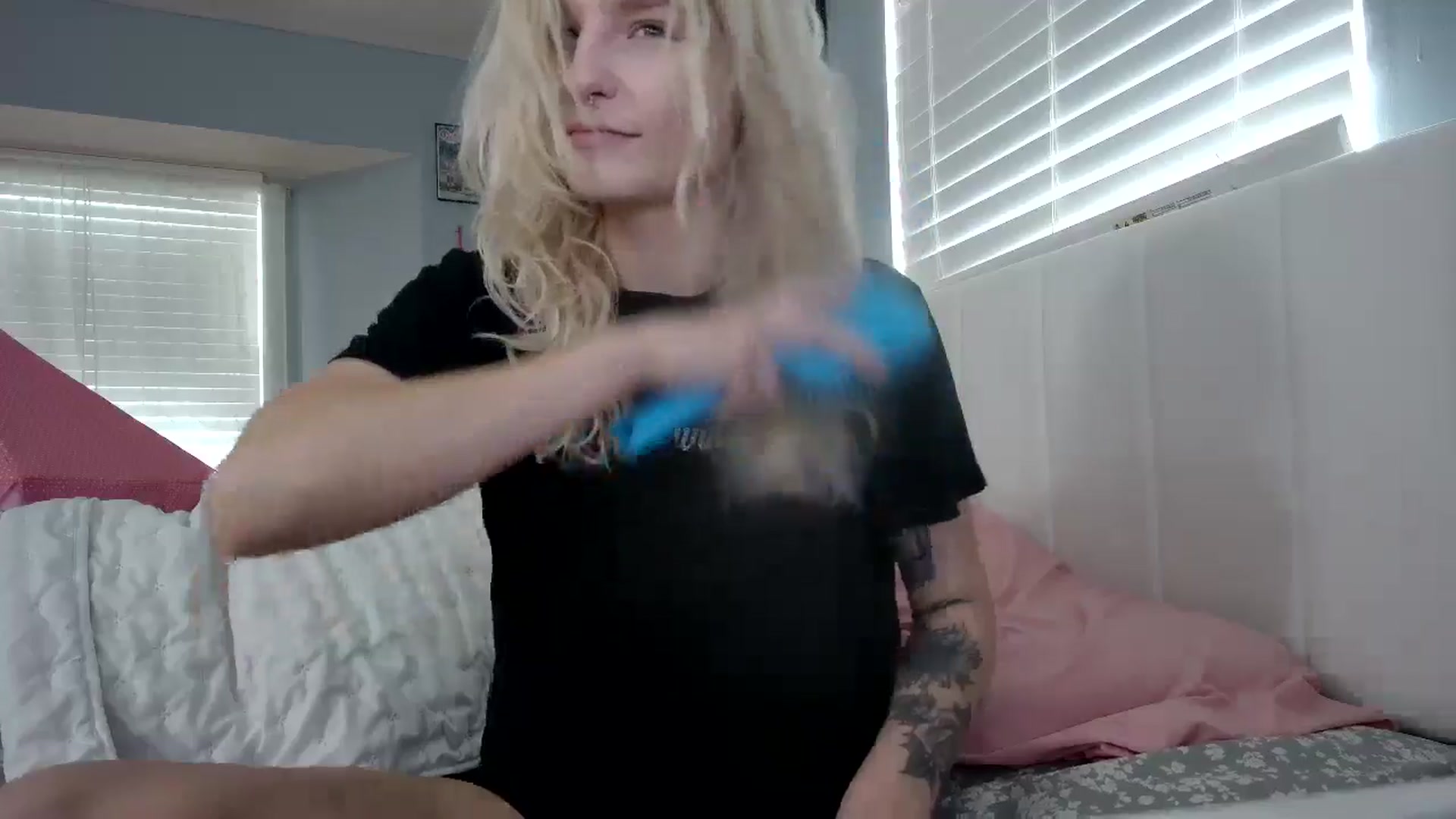 Gallery image thumbnail from DuckChan0's myfreecams stream on, 08/07/2024, 13:40 image 12 of 20