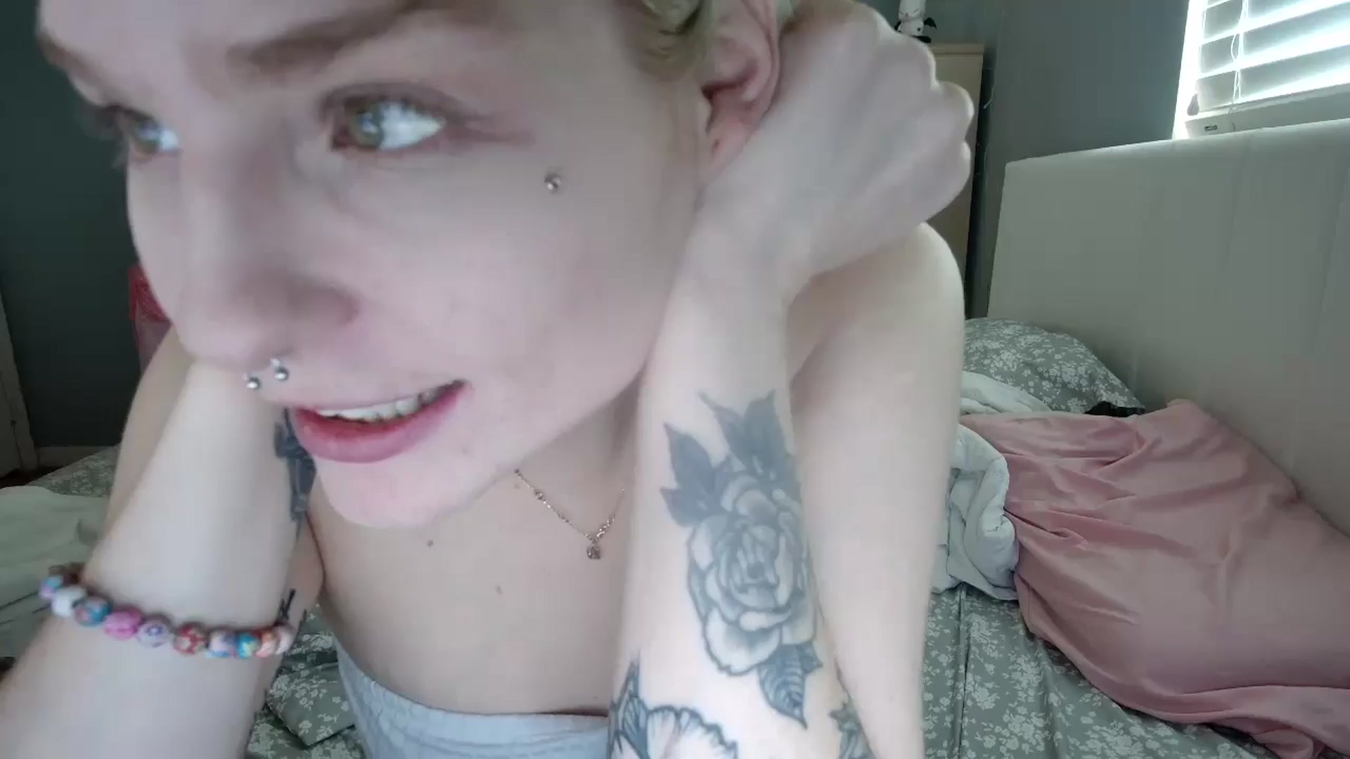 Gallery image thumbnail from DuckChan0's myfreecams stream on, 08/07/2024, 15:07 image 1 of 20