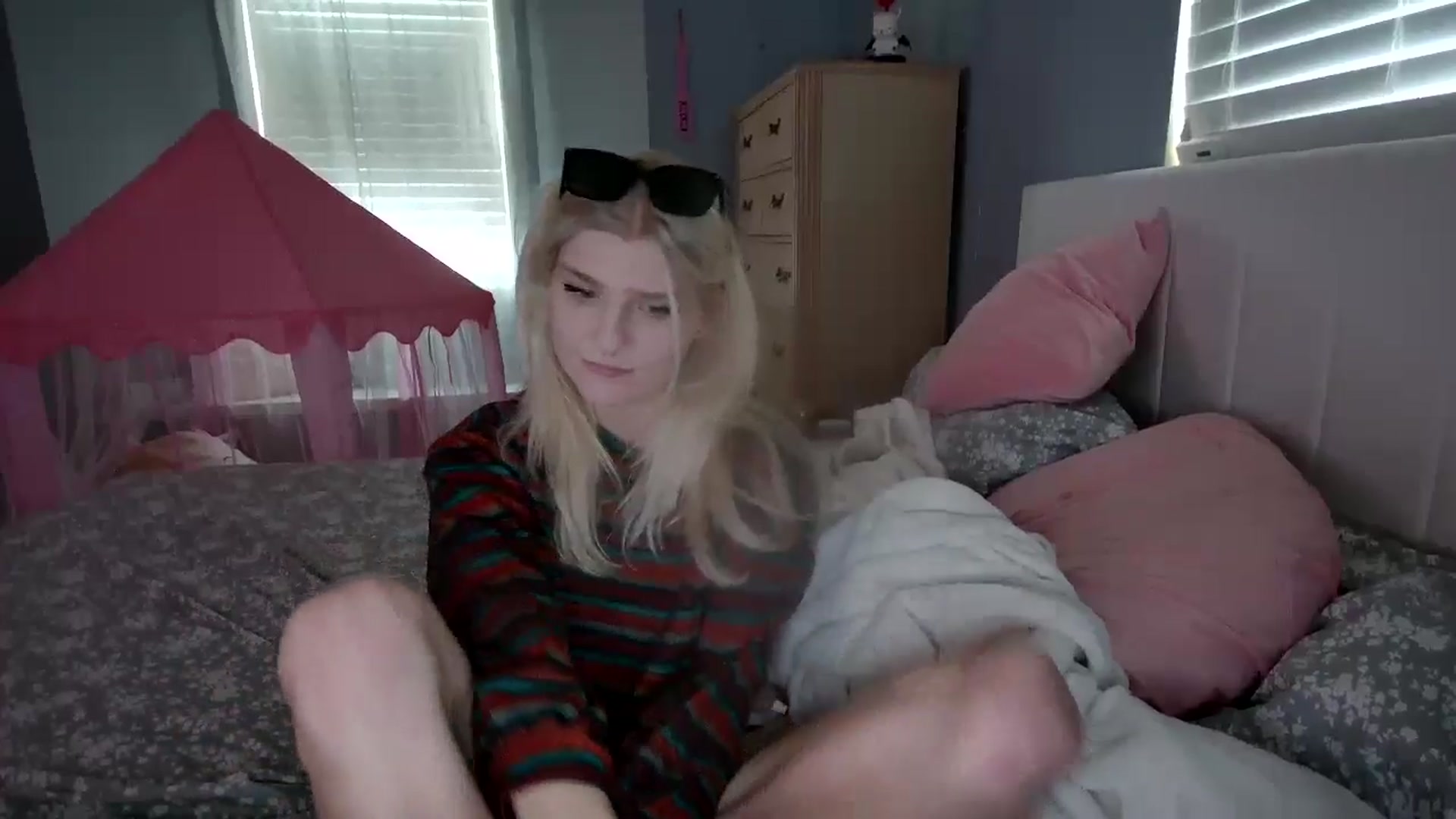 Gallery image thumbnail from DuckChan0's myfreecams stream on, 08/08/2024, 19:12 image 2 of 20