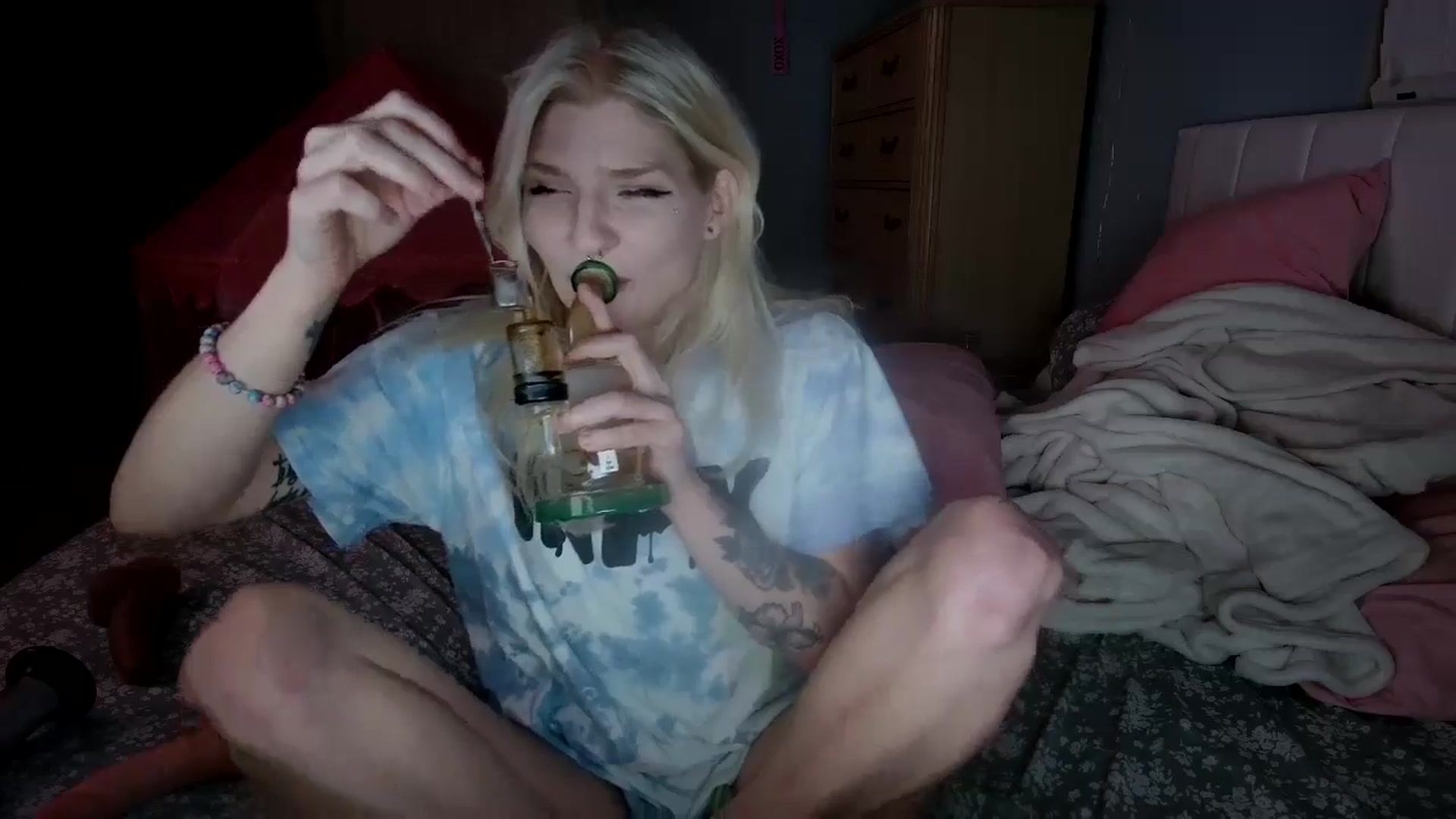 Gallery image thumbnail from DuckChan0's myfreecams stream on, 08/09/2024, 24:53 image 10 of 20