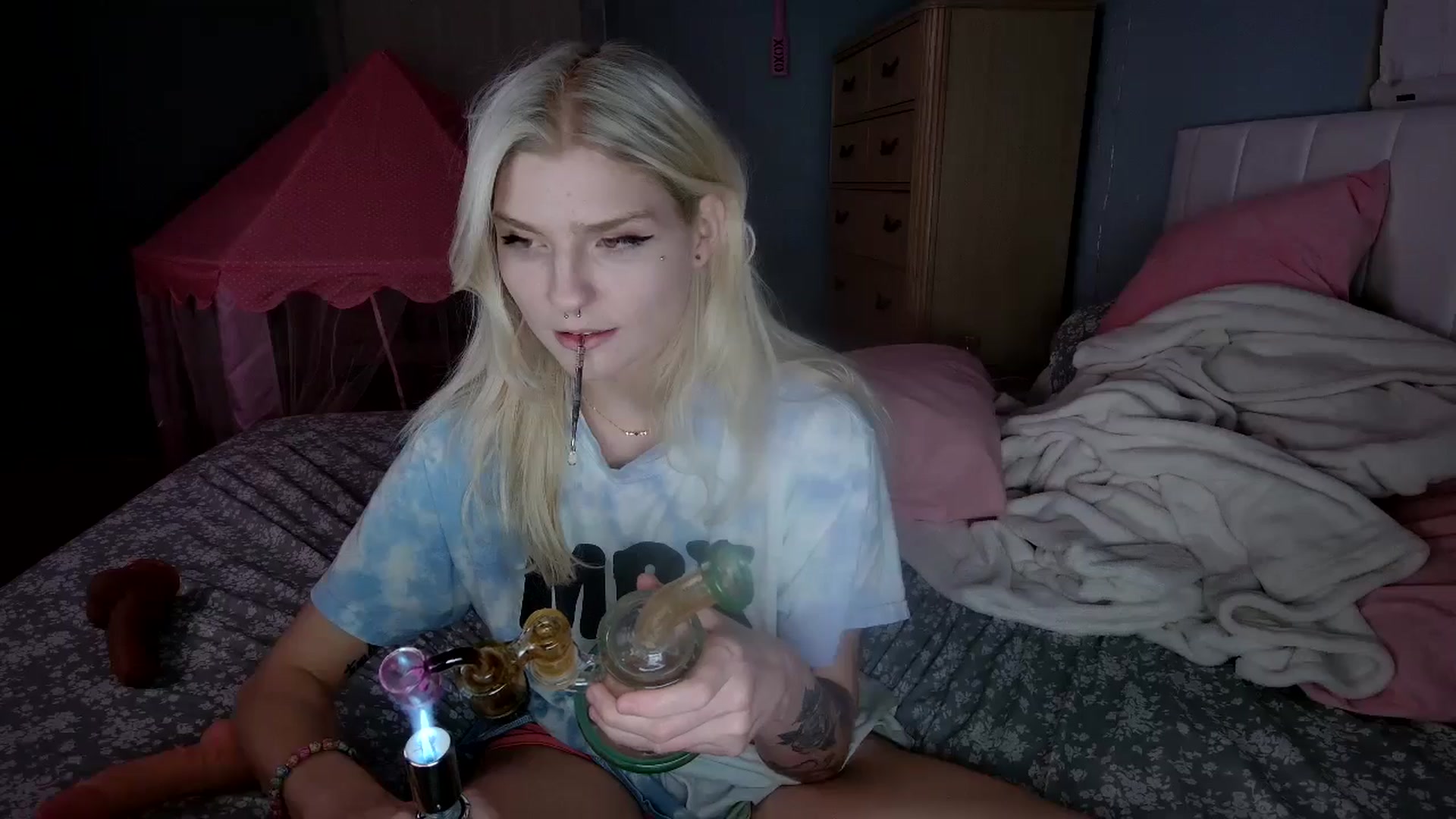 Gallery image thumbnail from DuckChan0's myfreecams stream on, 08/09/2024, 24:53 image 9 of 20