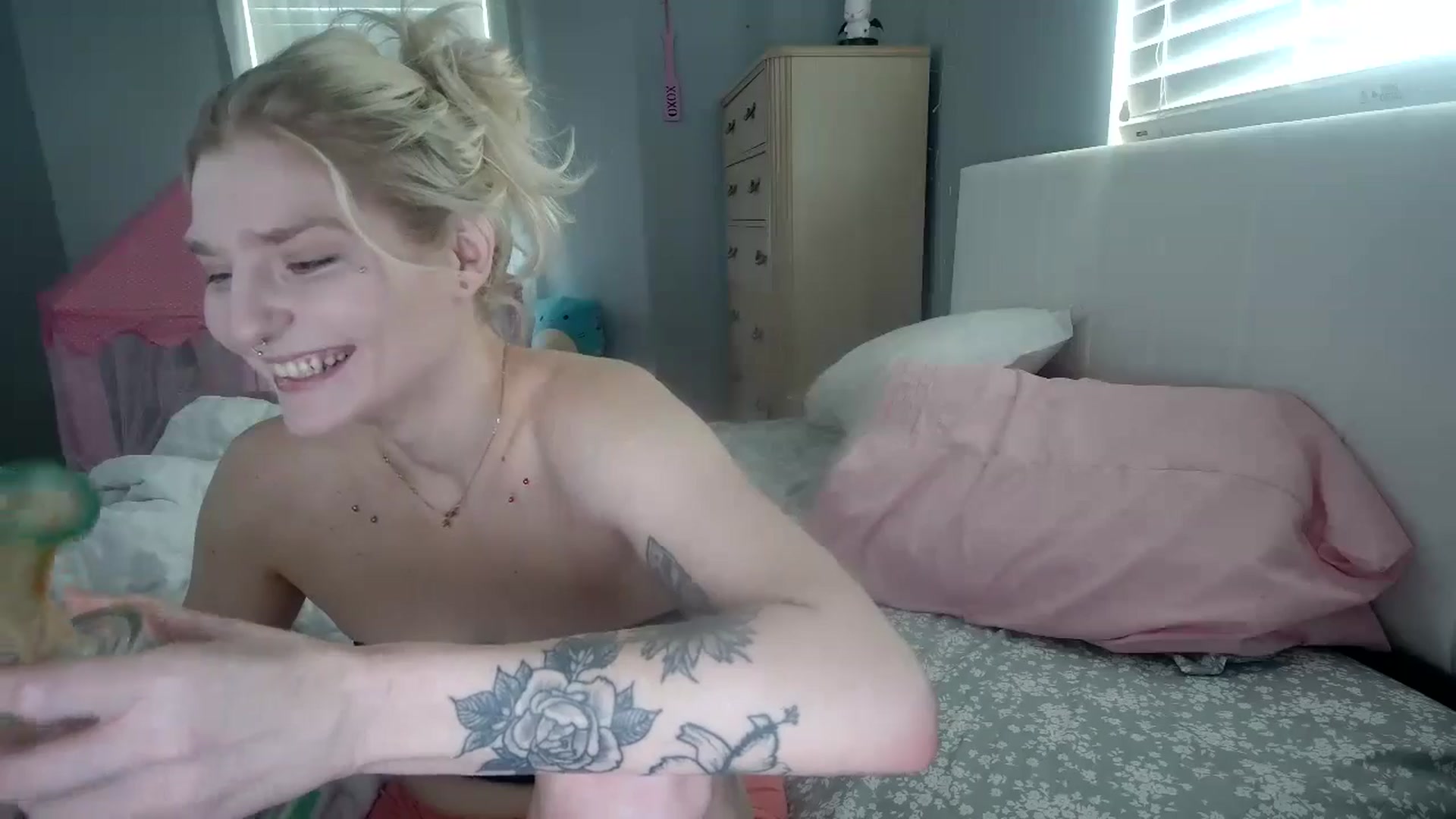 Gallery image thumbnail from DuckChan0's myfreecams stream on, 08/09/2024, 13:58 image 14 of 20