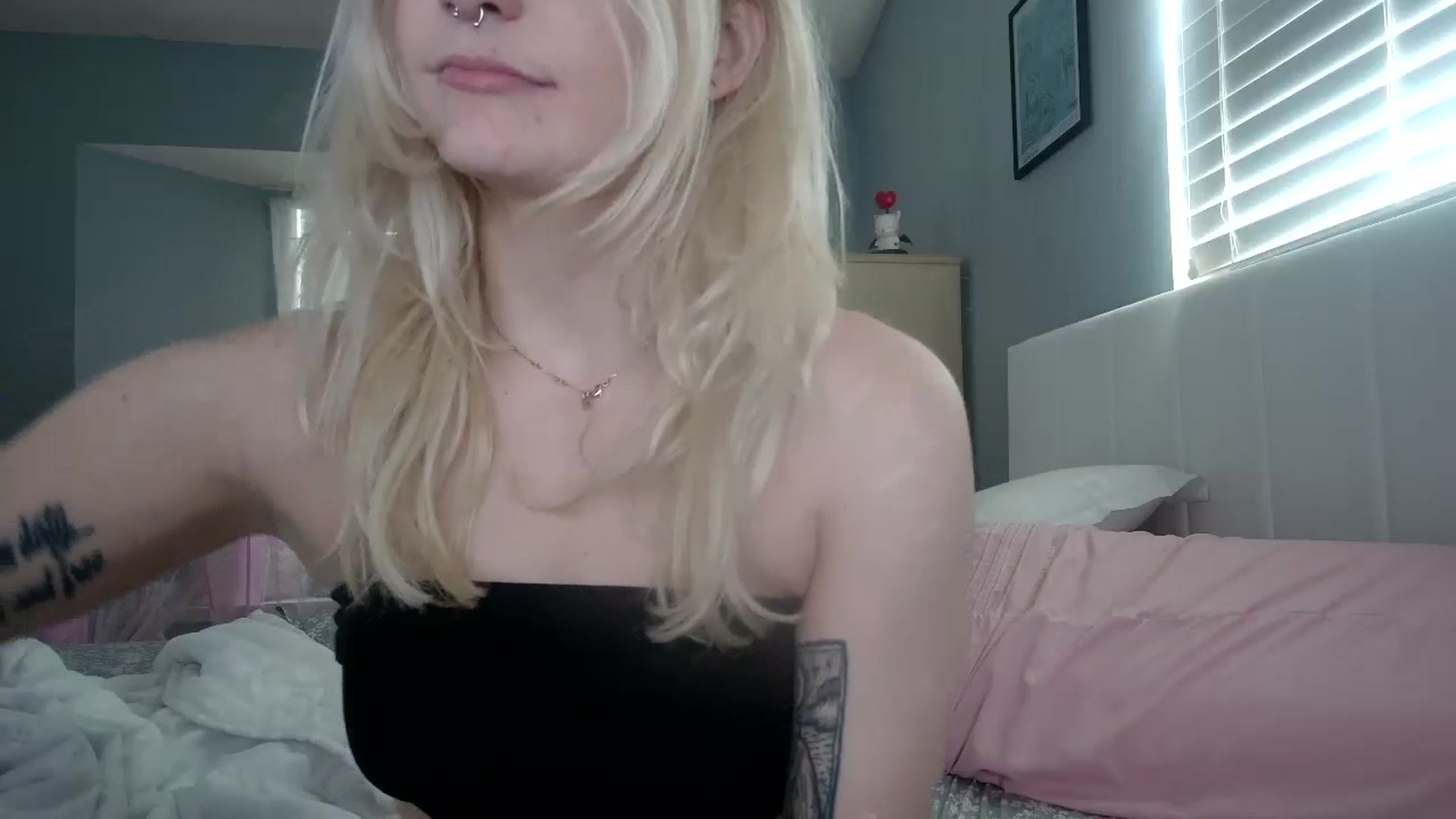 Gallery image thumbnail from DuckChan0's myfreecams stream on, 08/09/2024, 15:39 image 16 of 20