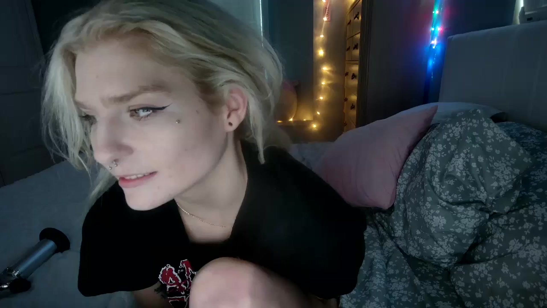 Gallery image thumbnail from DuckChan0's myfreecams stream on, 08/09/2024, 23:27 image 11 of 20