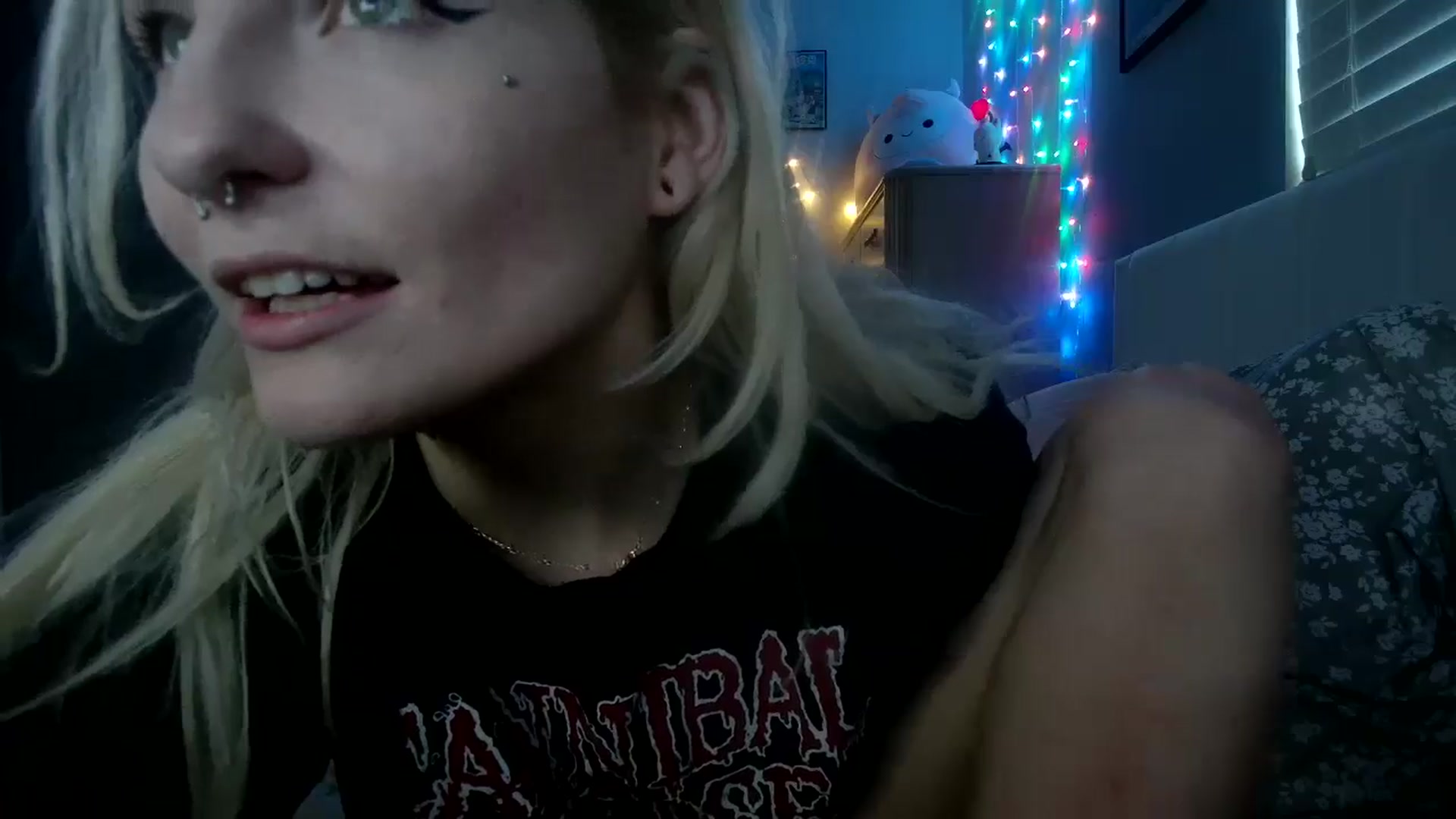 Gallery image thumbnail from DuckChan0's myfreecams stream on, 08/09/2024, 23:27 image 18 of 20
