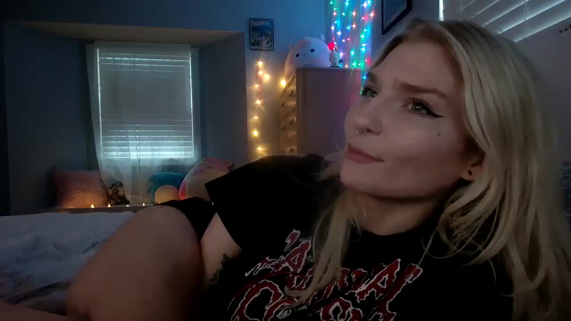Gallery image thumbnail from DuckChan0's myfreecams stream on, 08/09/2024, 23:27 image 19 of 20