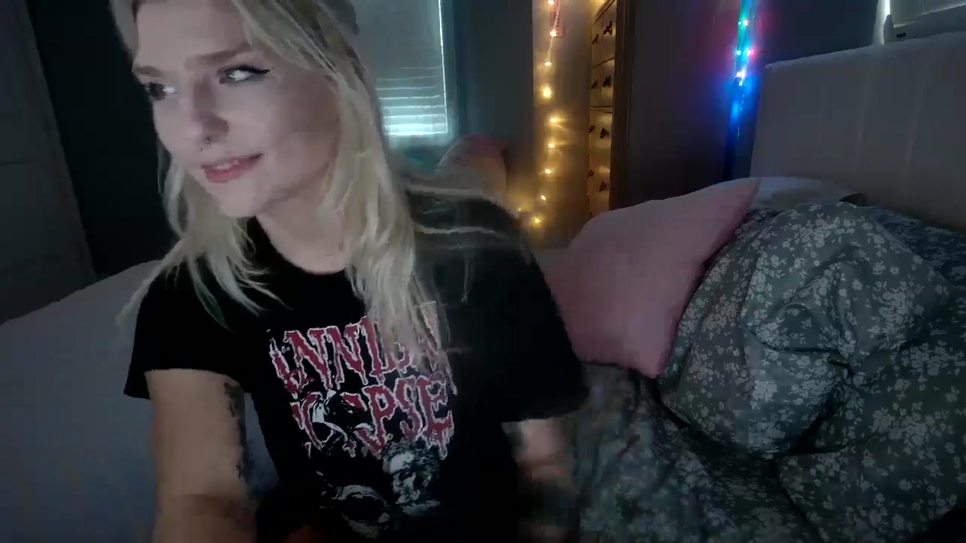 Gallery image thumbnail from DuckChan0's myfreecams stream on, 08/09/2024, 23:27 image 5 of 20