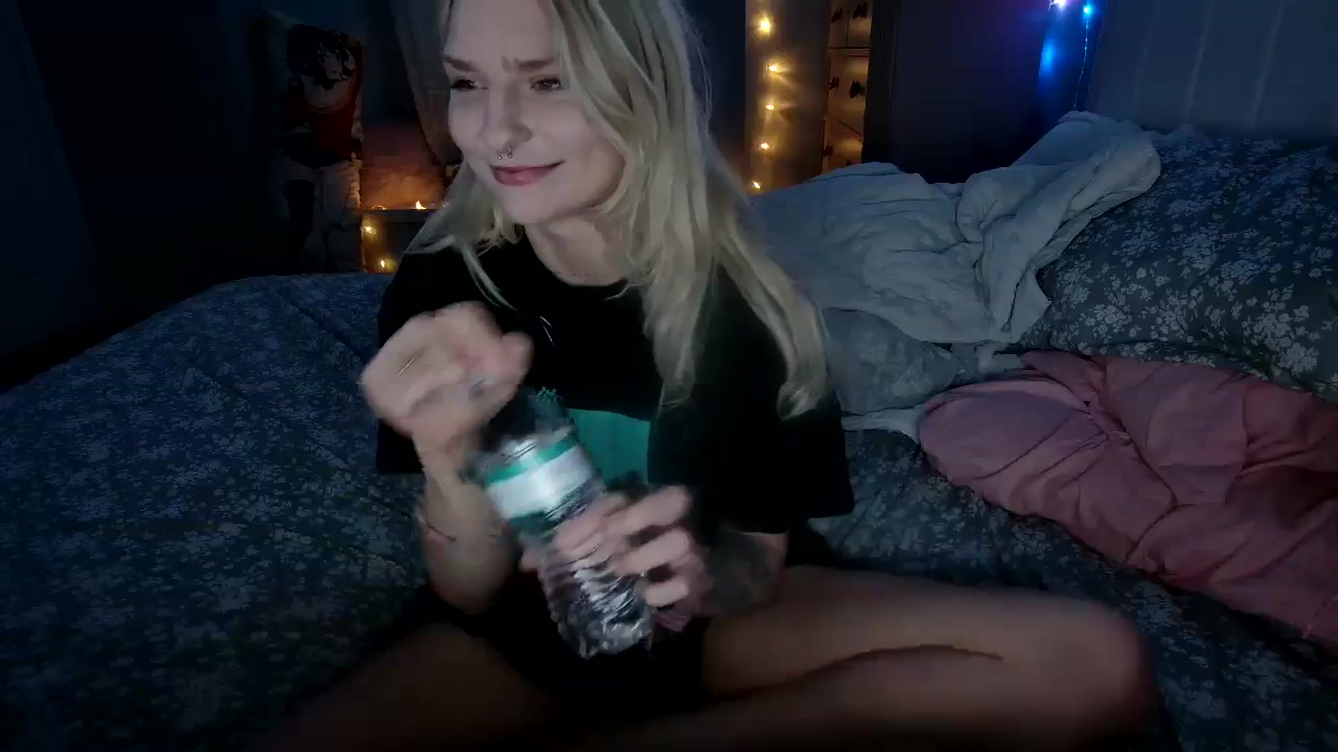 Gallery image thumbnail from DuckChan0's myfreecams stream on, 08/11/2024, 01:42 image 3 of 20