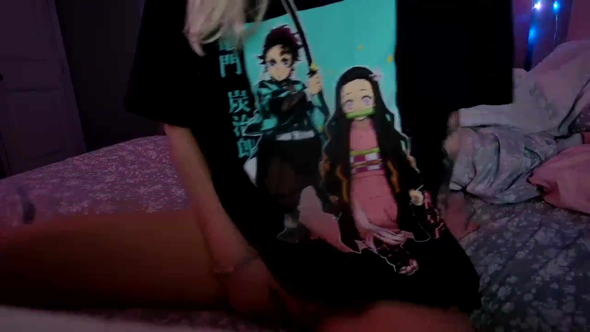 Gallery image thumbnail from DuckChan0's myfreecams stream on, 08/11/2024, 01:42 image 16 of 20