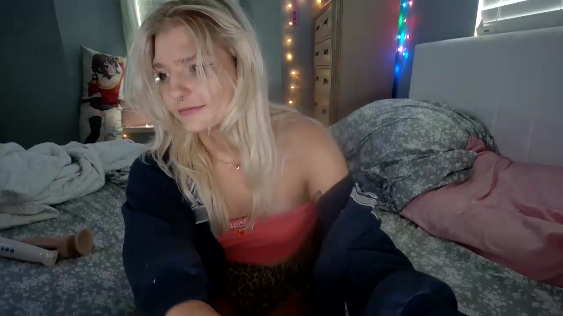 Gallery image thumbnail from DuckChan0's myfreecams stream on, 08/12/2024, 17:34 image 7 of 20