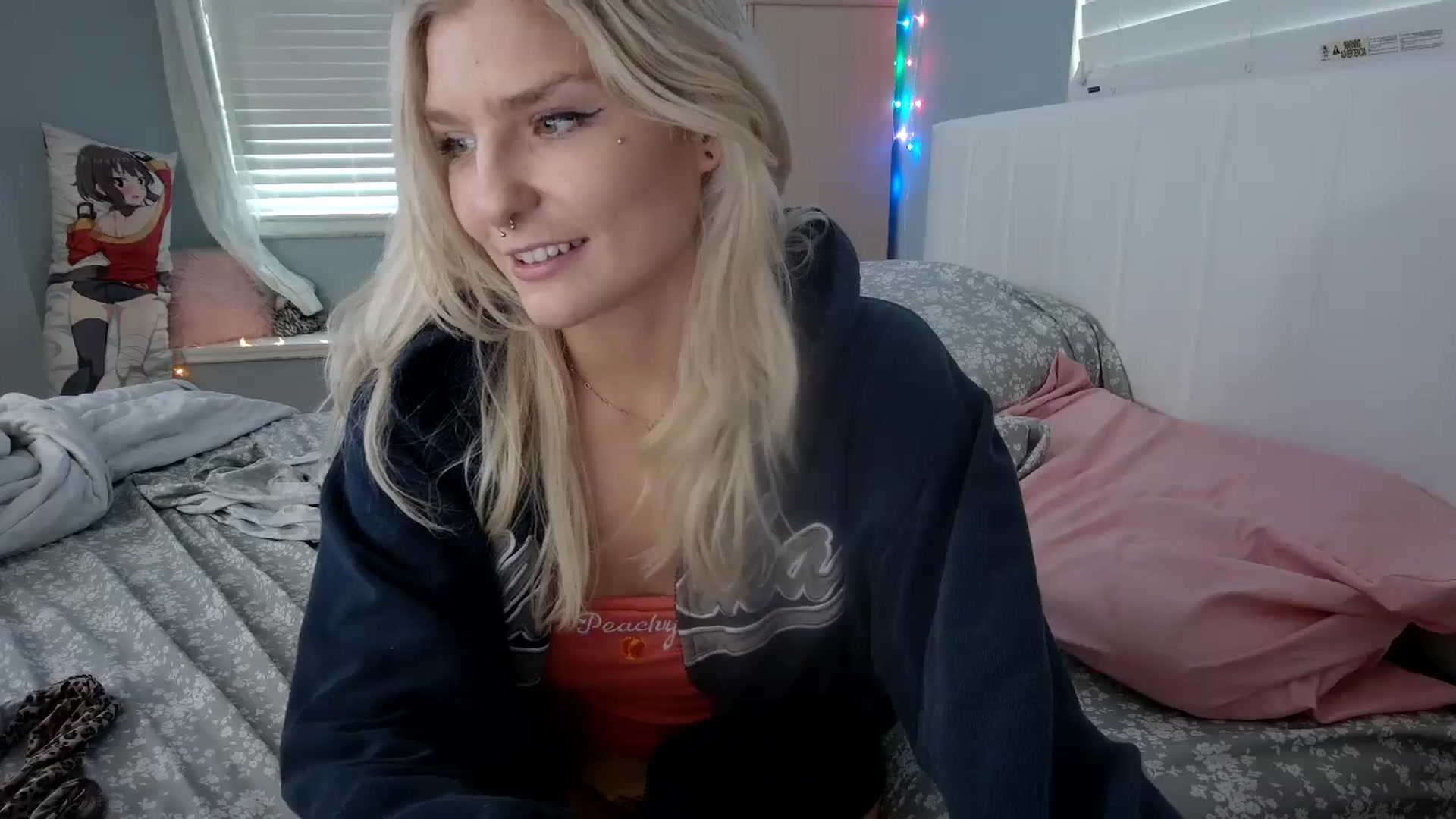Gallery image thumbnail from DuckChan0's myfreecams stream on, 08/12/2024, 18:26 image 14 of 20