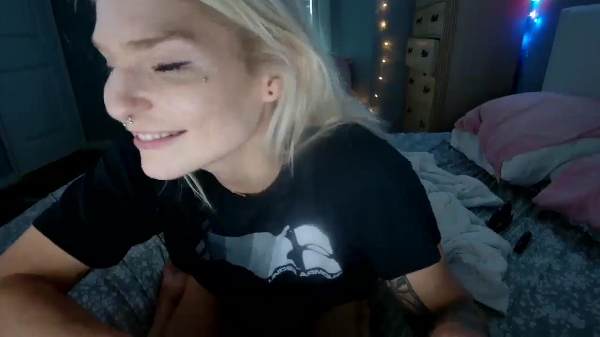 Gallery image thumbnail from DuckChan0's myfreecams stream on, 08/13/2024, 20:24 image 17 of 20