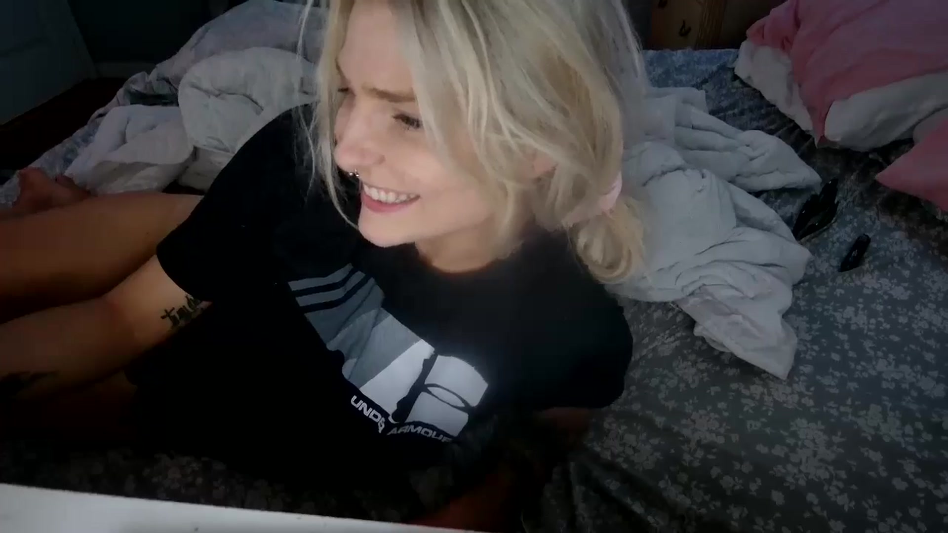 Gallery image thumbnail from DuckChan0's myfreecams stream on, 08/13/2024, 20:24 image 15 of 20