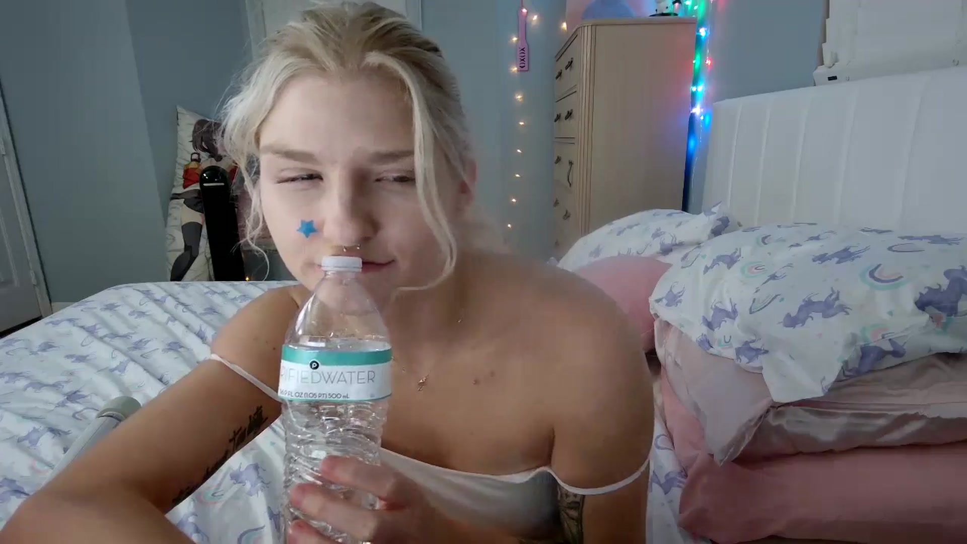 Gallery image thumbnail from DuckChan0's myfreecams stream on, 08/16/2024, 01:25 image 11 of 20