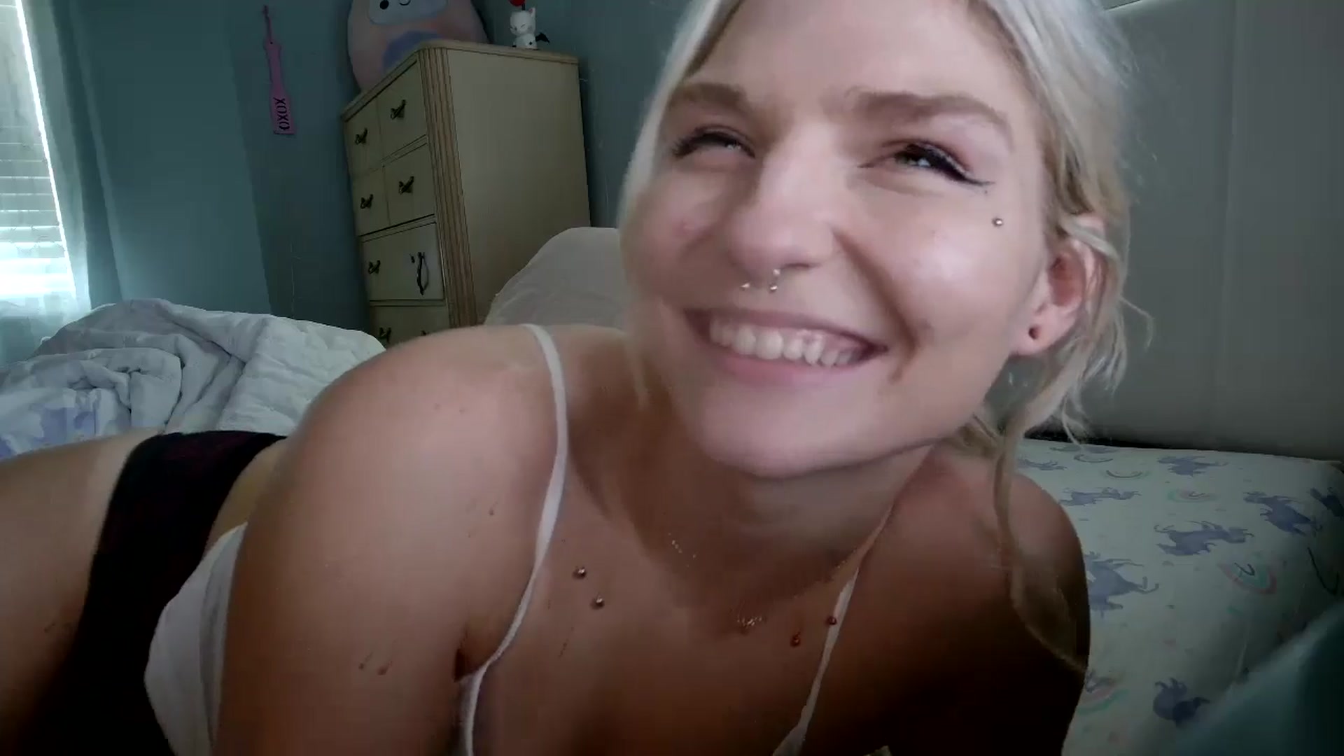 Gallery image thumbnail from DuckChan0's myfreecams stream on, 08/16/2024, 16:47 image 14 of 20