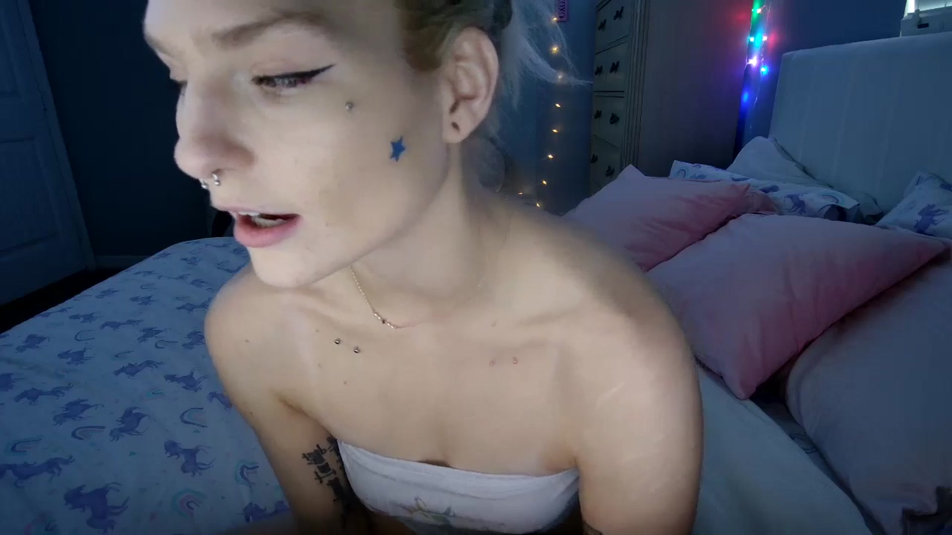 Gallery image thumbnail from DuckChan0's myfreecams stream on, 08/17/2024, 22:40 image 13 of 20