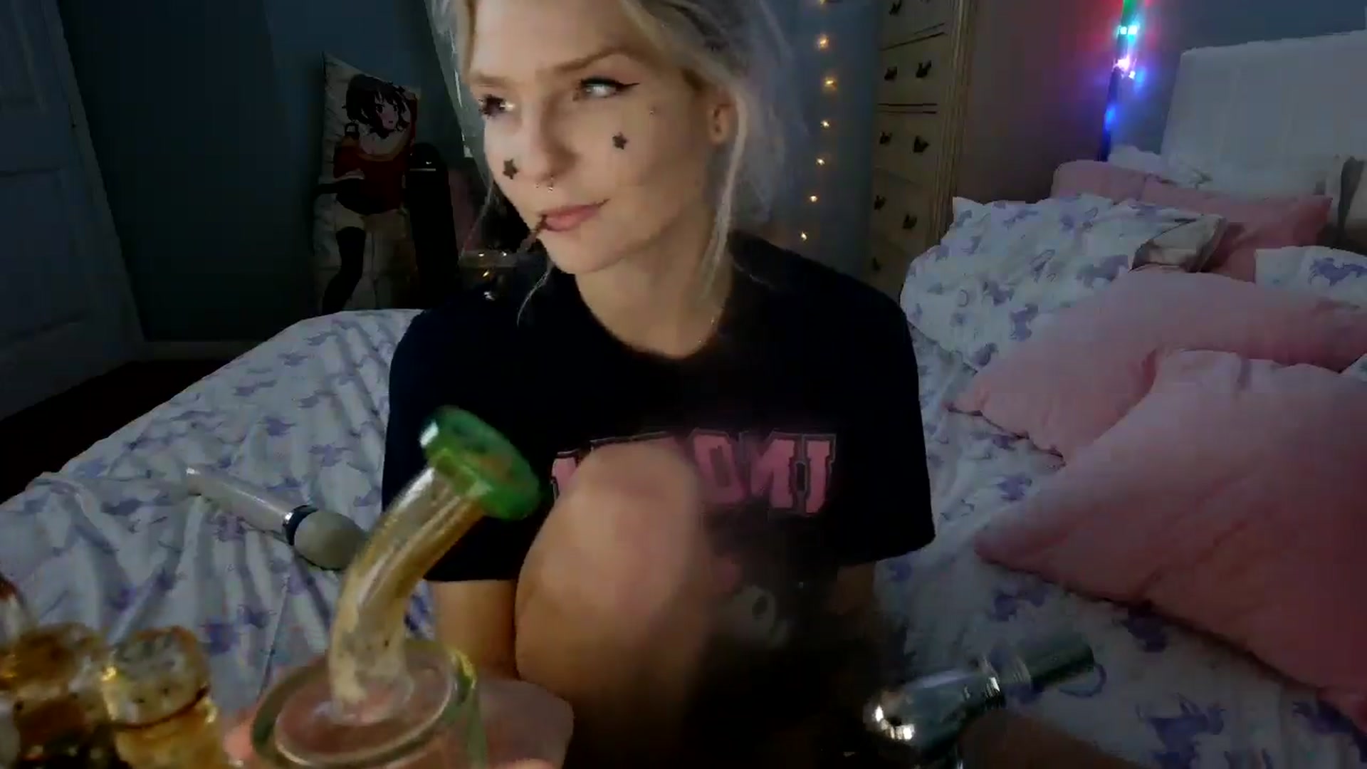 Gallery image thumbnail from DuckChan0's myfreecams stream on, 08/18/2024, 23:45 image 11 of 20