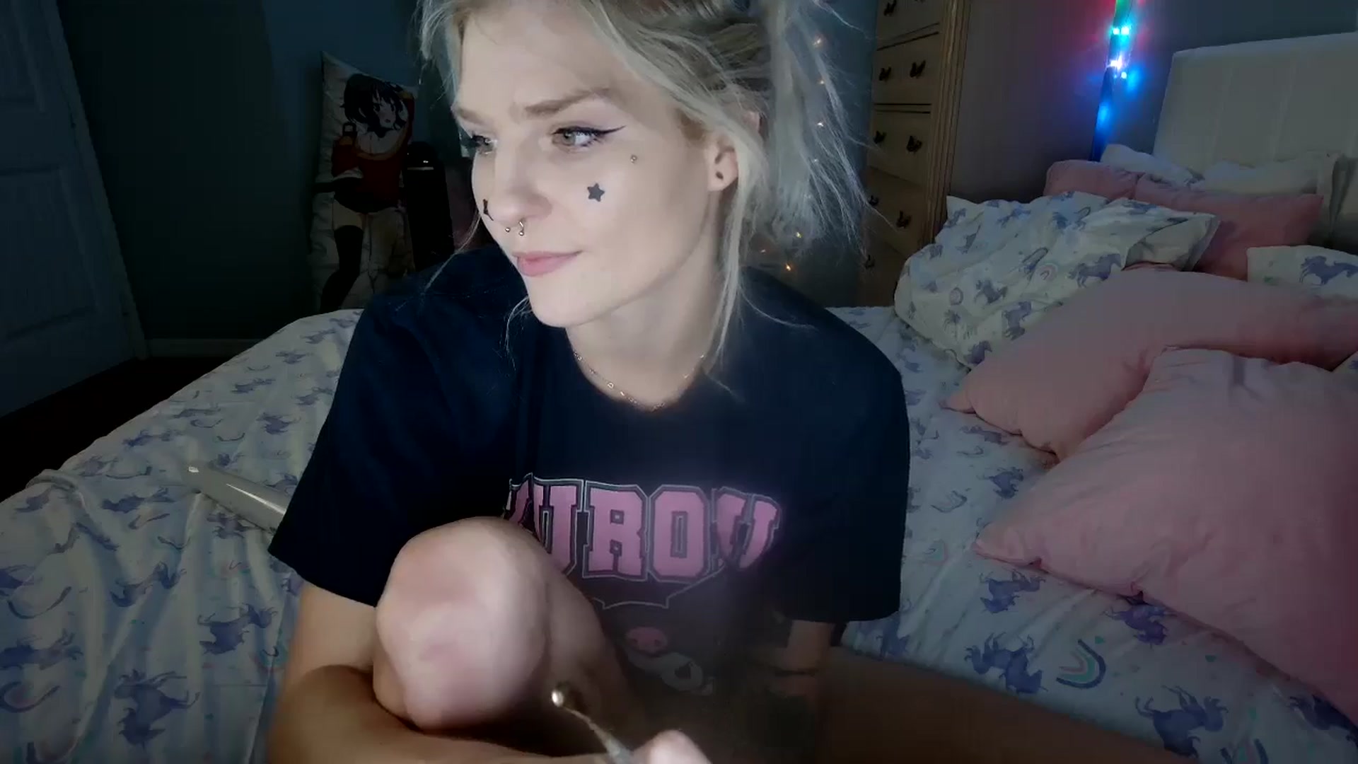 Gallery image thumbnail from DuckChan0's myfreecams stream on, 08/18/2024, 23:45 image 9 of 20